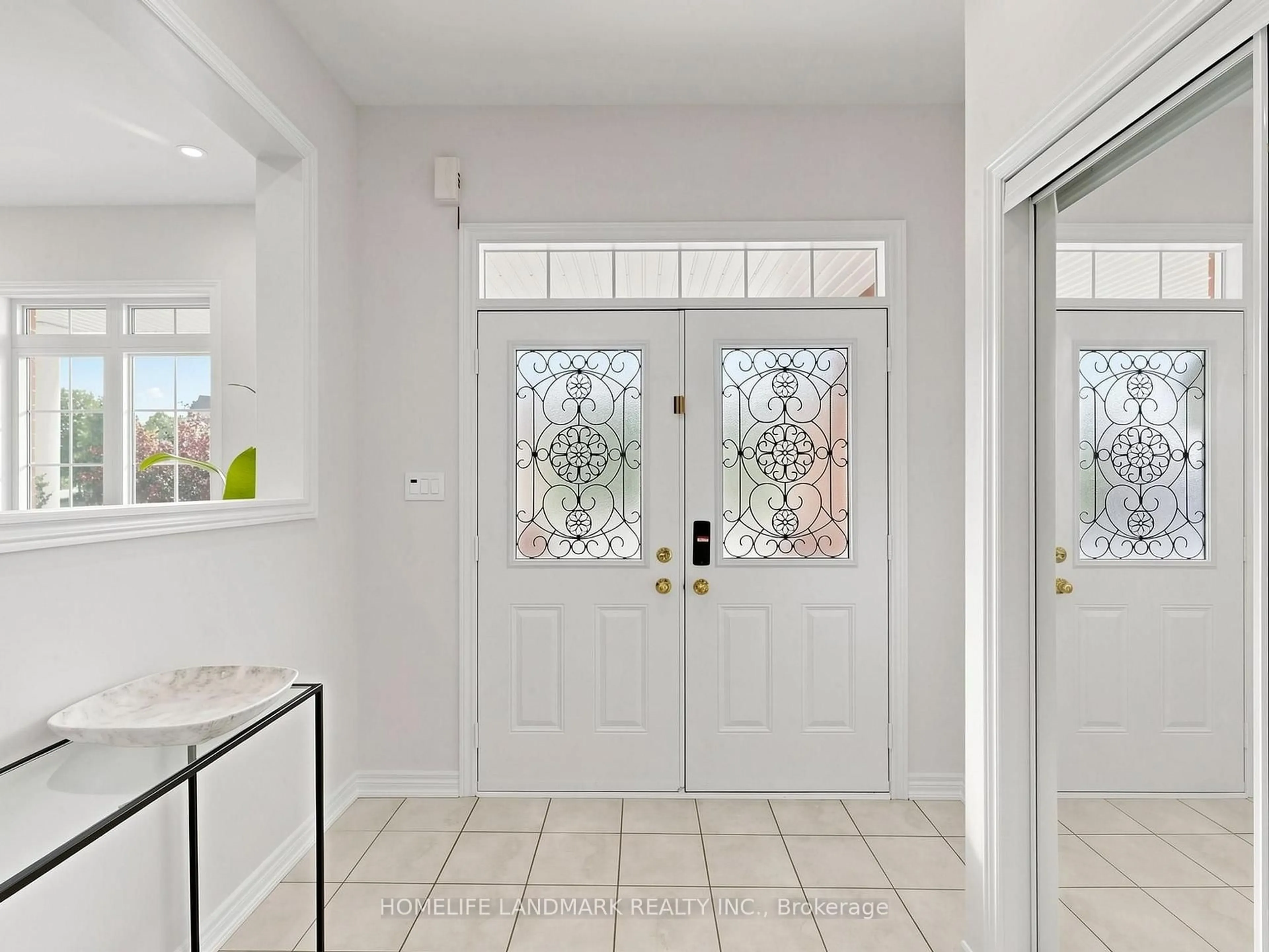 Indoor entryway for 75 Pointon St, Aurora Ontario L4G 0J9