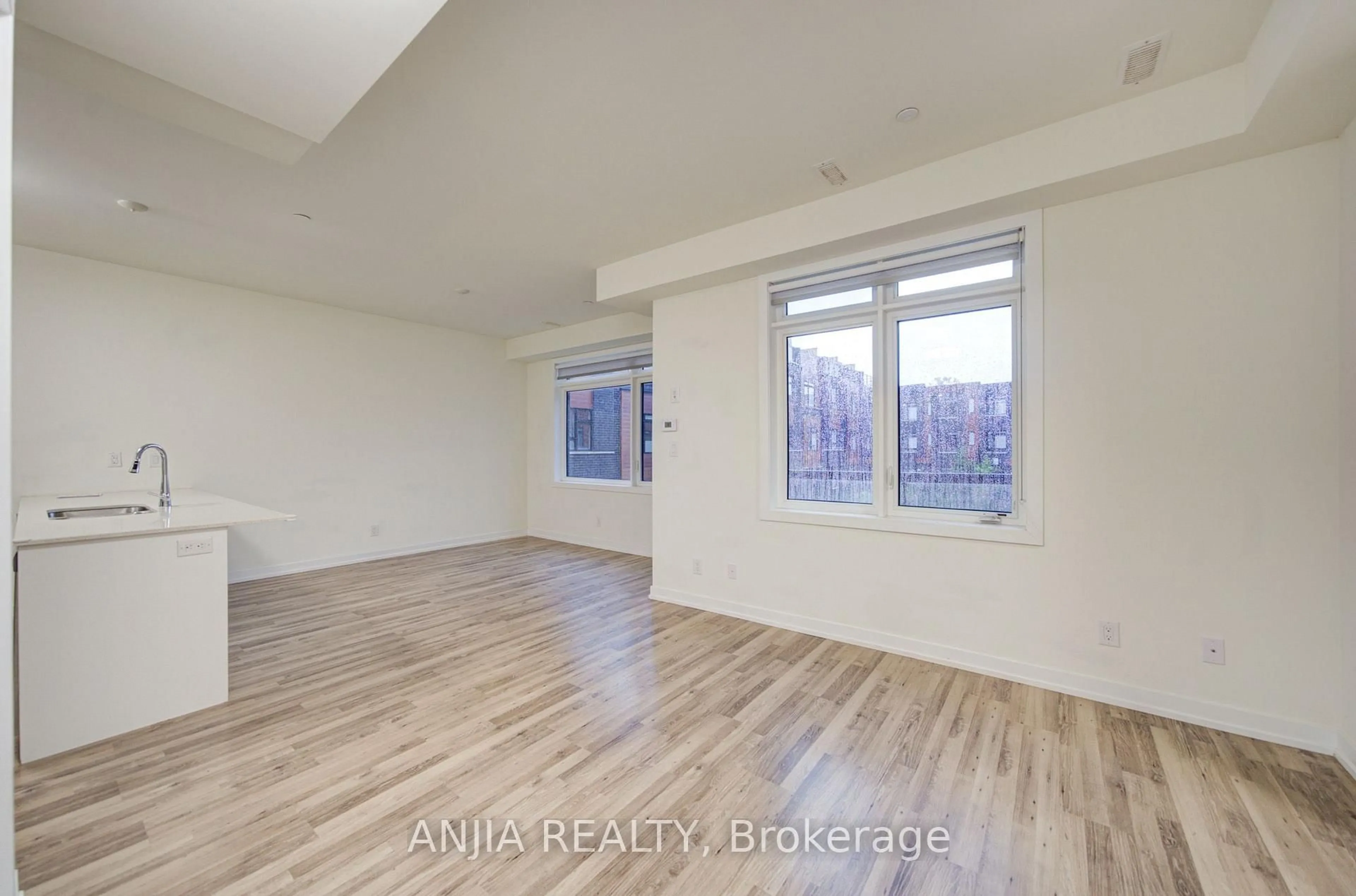 A pic of a room for 370D Red Maple Rd #105, Richmond Hill Ontario L4C 5T4