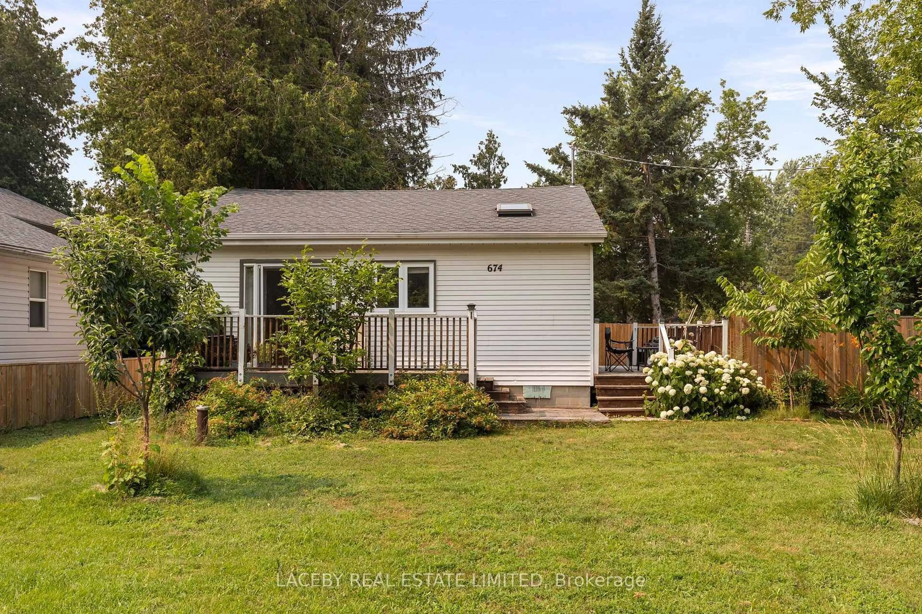 Unknown for 674 CHESTNUT St, Innisfil Ontario L9S 2H7