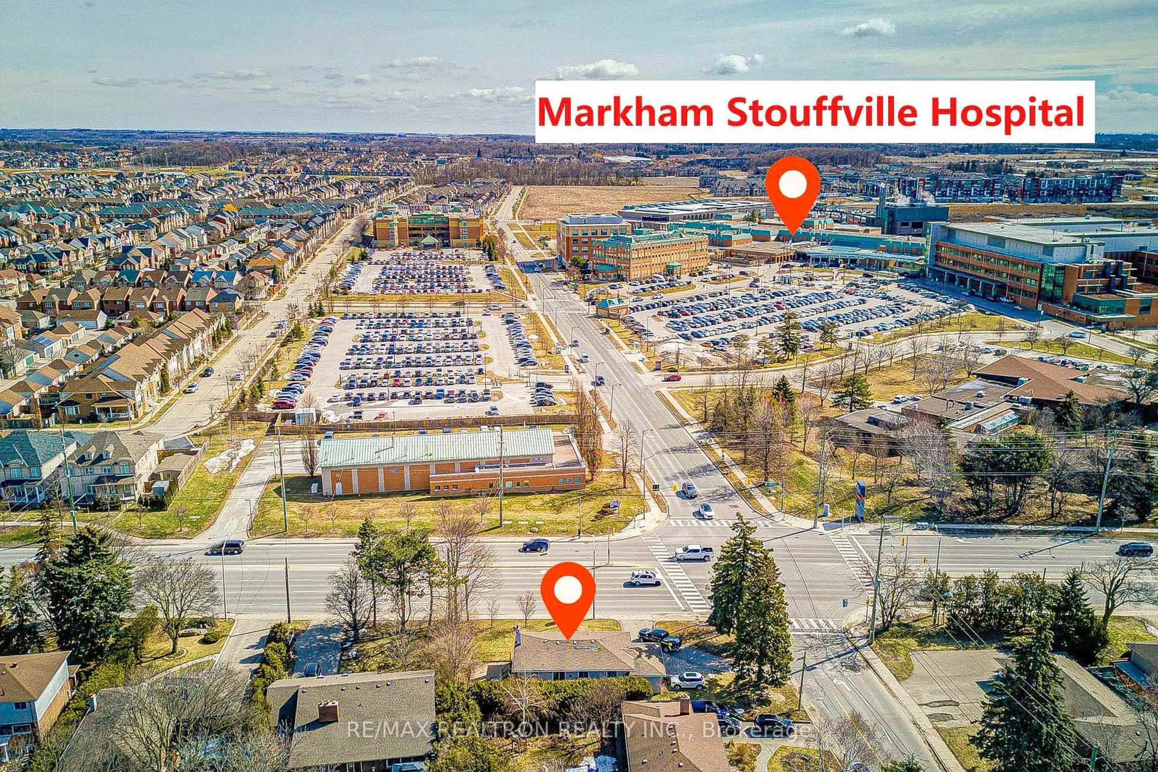 A pic from outside/outdoor area/front of a property/back of a property/a pic from drone, street for 256 Church St, Markham Ontario L3P 2M7