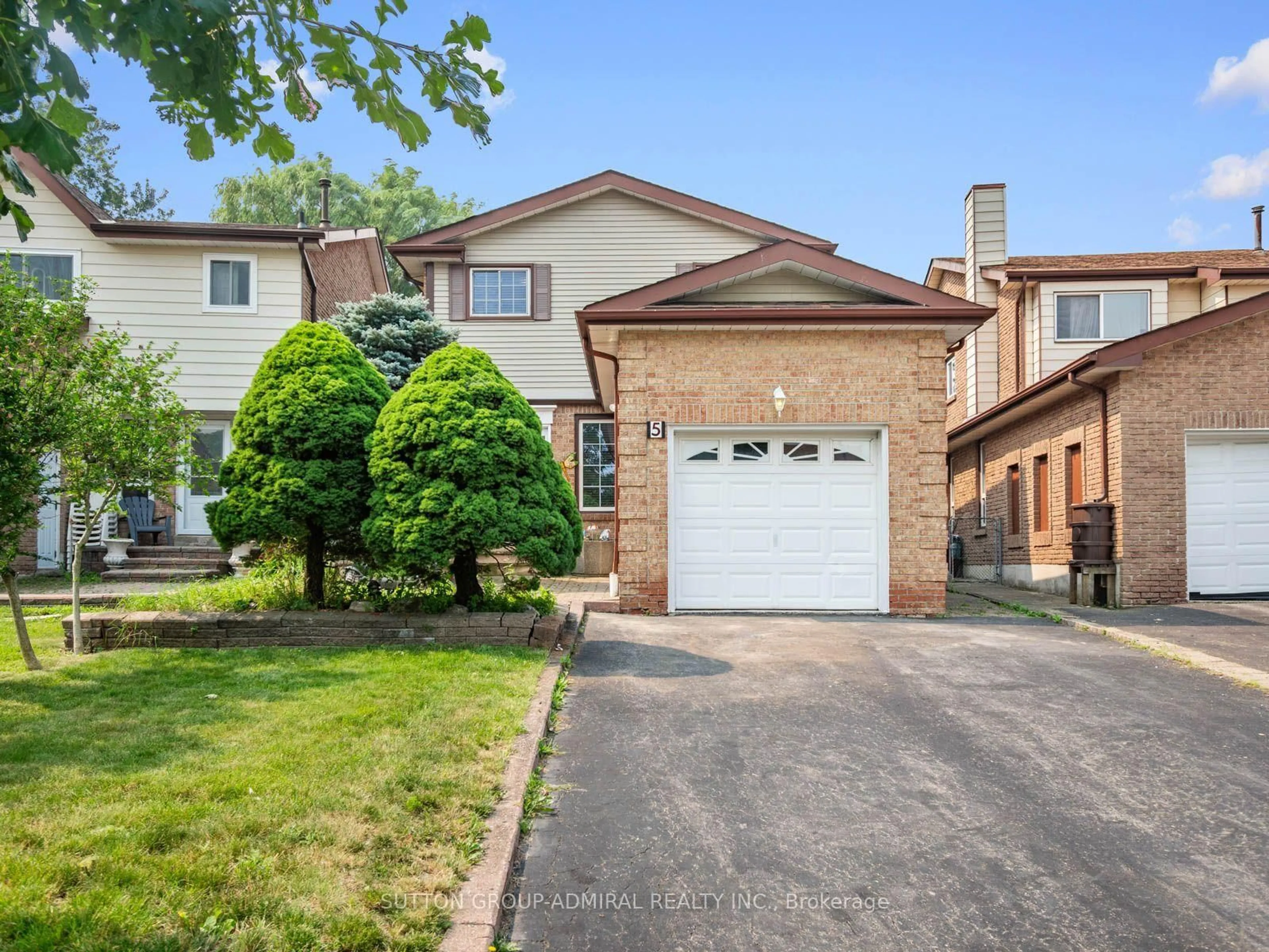 Home with brick exterior material, street for 5 Durie Lane, Markham Ontario L3T 5H4