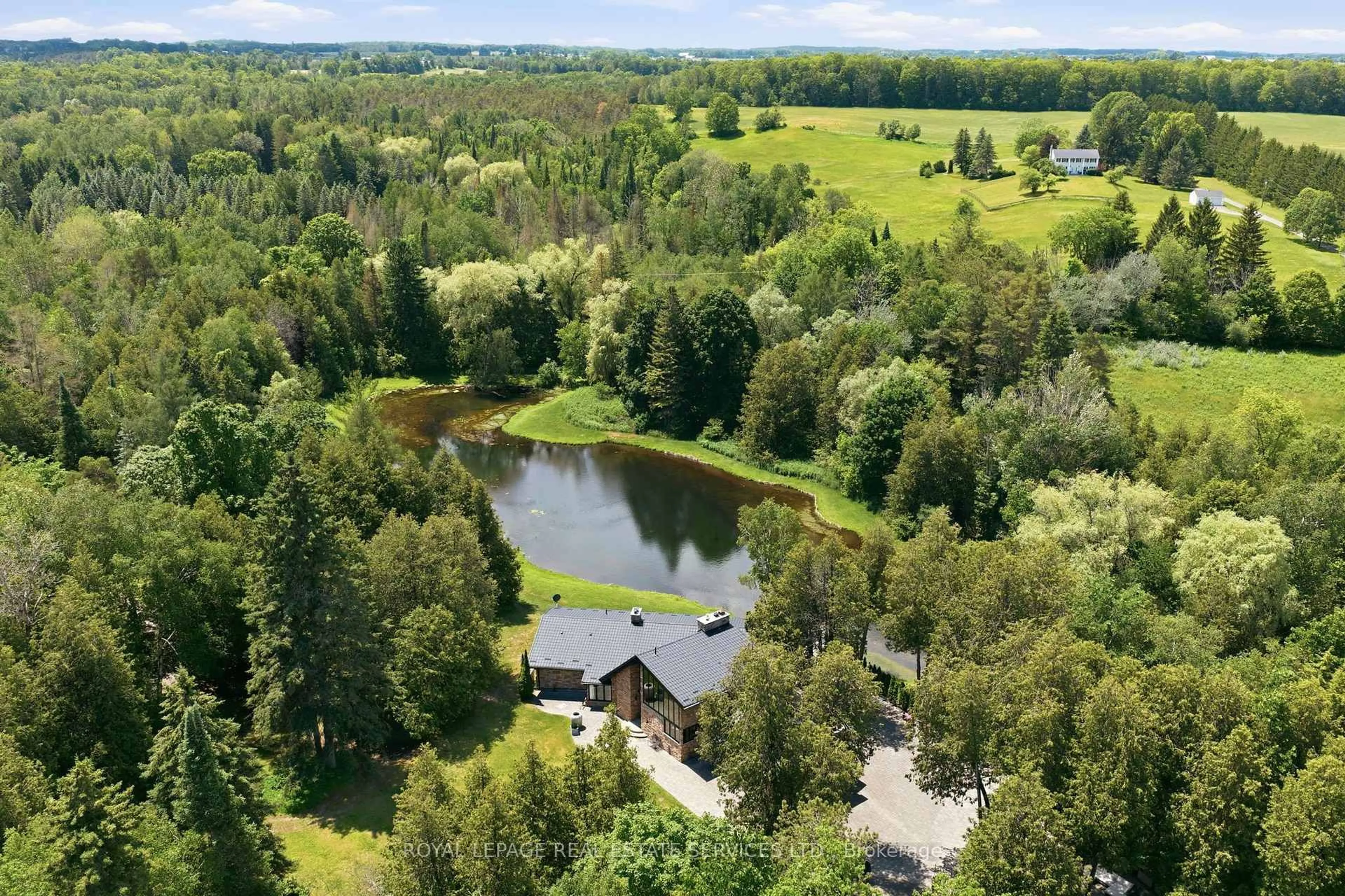 A pic from outside/outdoor area/front of a property/back of a property/a pic from drone, water/lake/river/ocean view for 7779 Concession 2, Uxbridge Ontario L9P 0H9