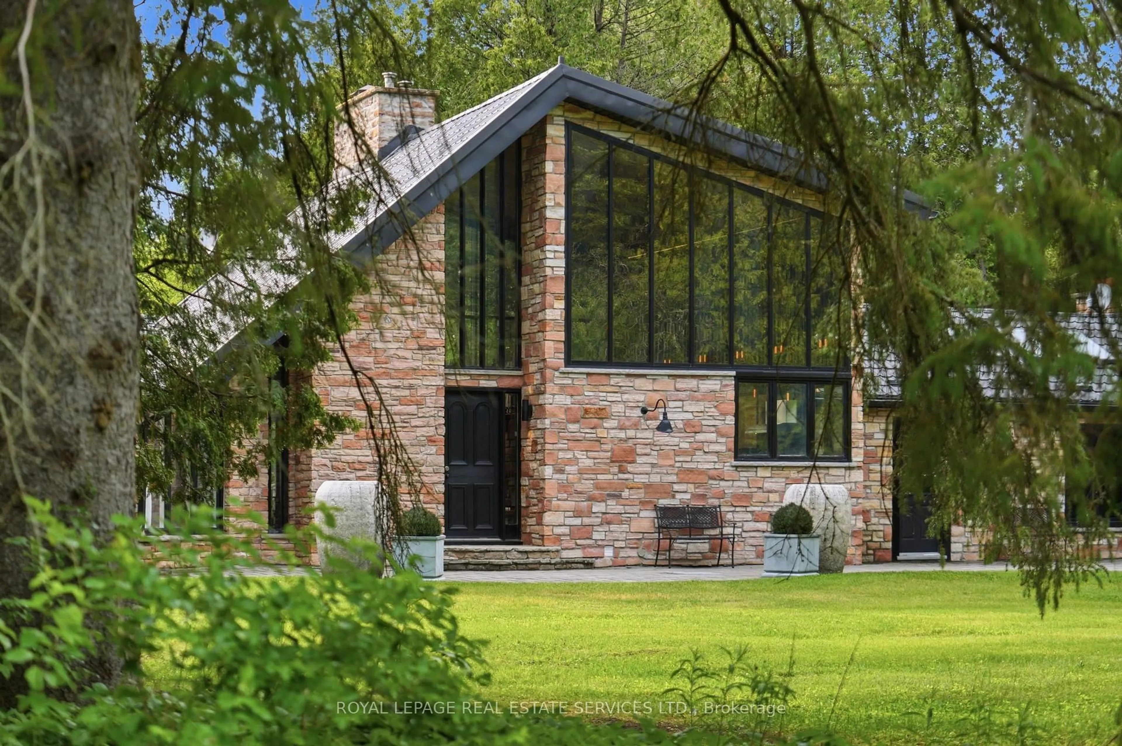 Home with brick exterior material, unknown for 7779 Concession 2, Uxbridge Ontario L9P 0H9