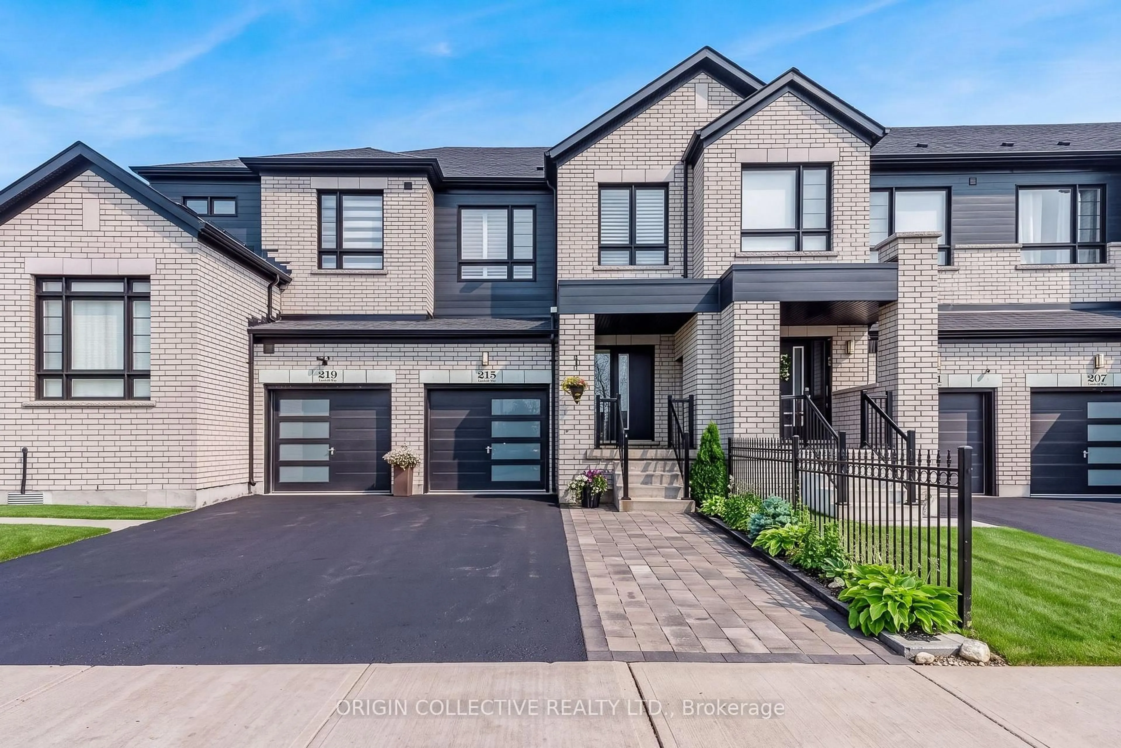 Home with brick exterior material, street for 215 Landolfi Way, Bradford West Gwillimbury Ontario L3Z 4L7