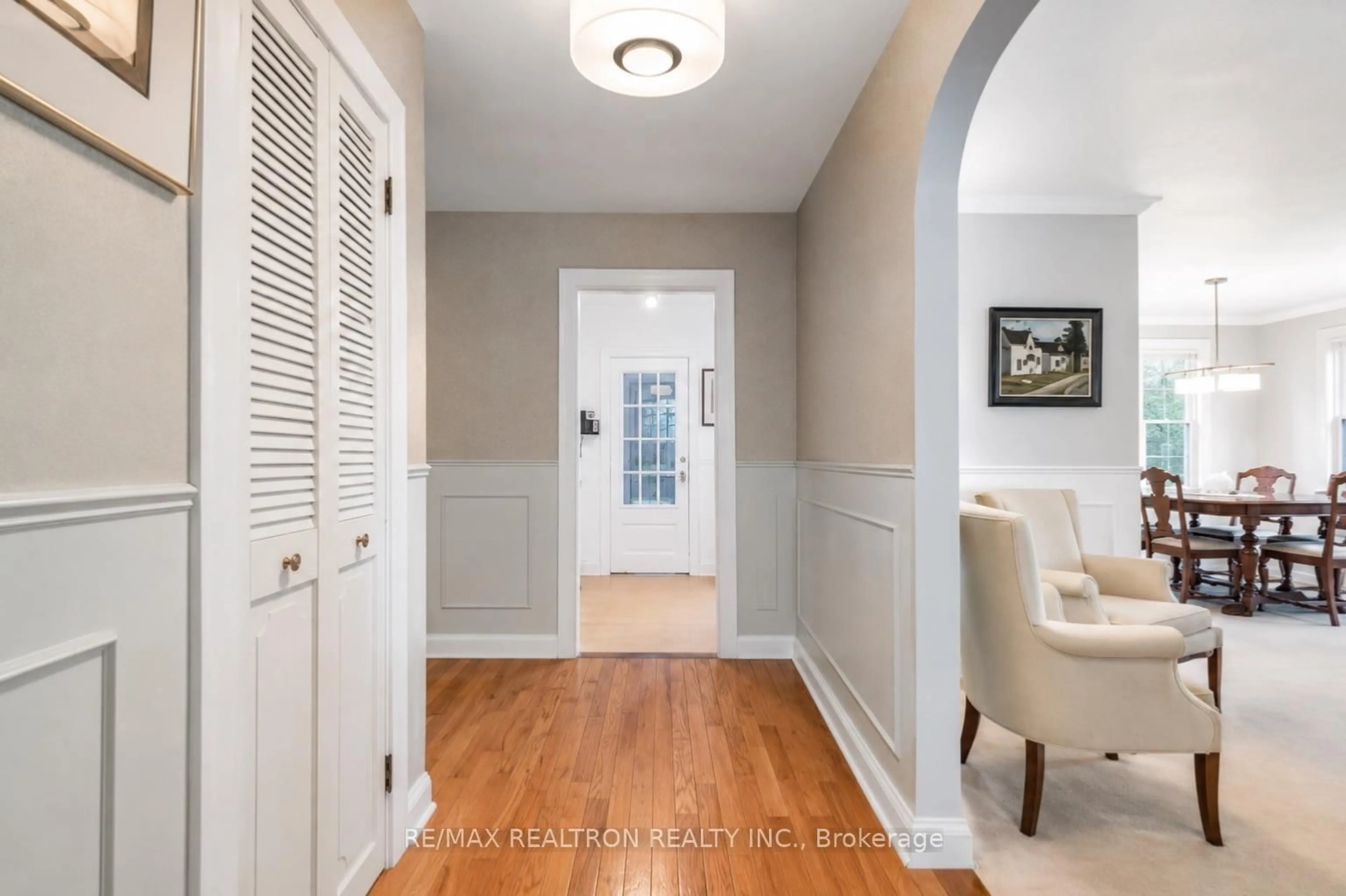 Indoor entryway for 151 Brooke St, Vaughan Ontario L4J 1Z2