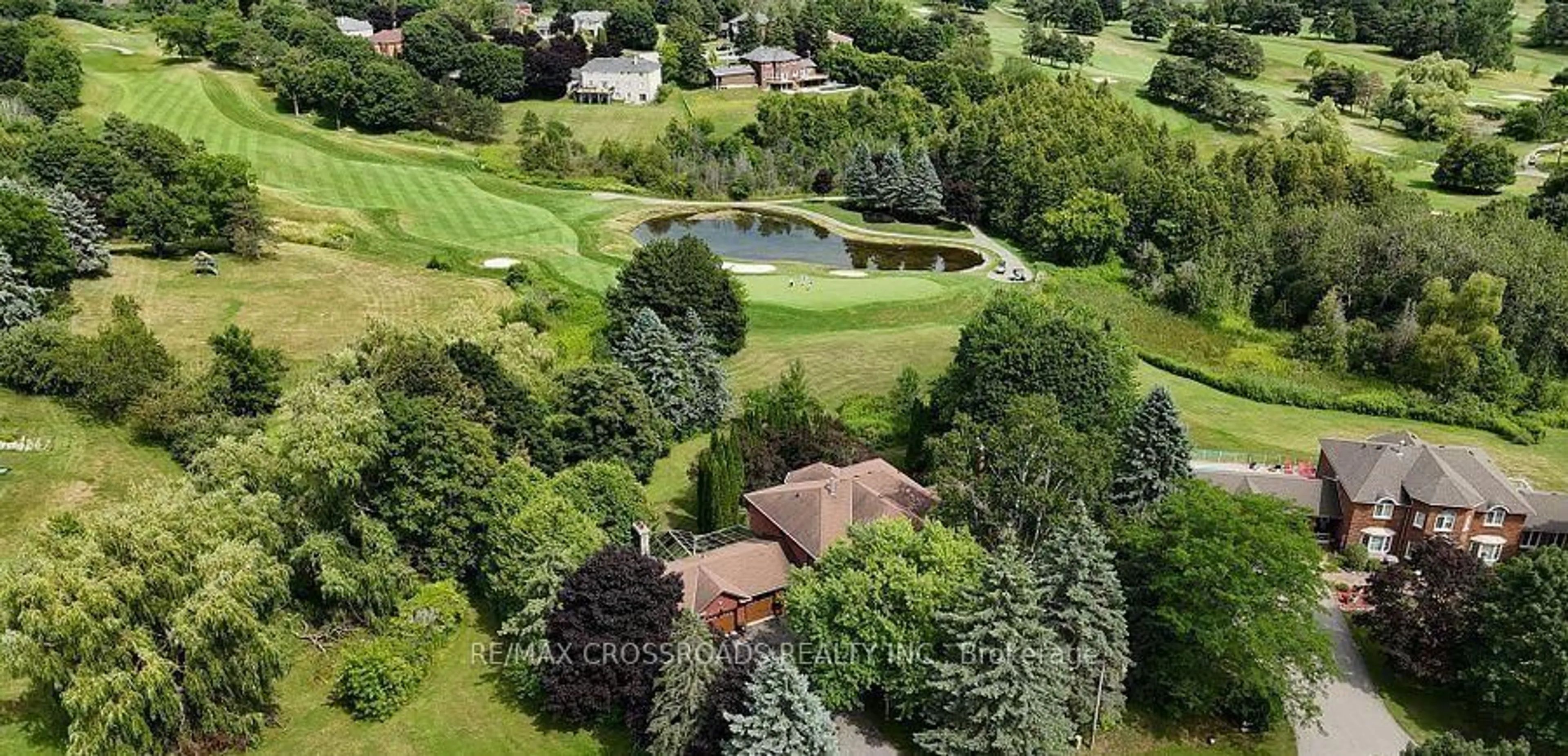A pic from outside/outdoor area/front of a property/back of a property/a pic from drone, water/lake/river/ocean view for 18 Hill Top Tr, Whitchurch-Stouffville Ontario L4A 7X4