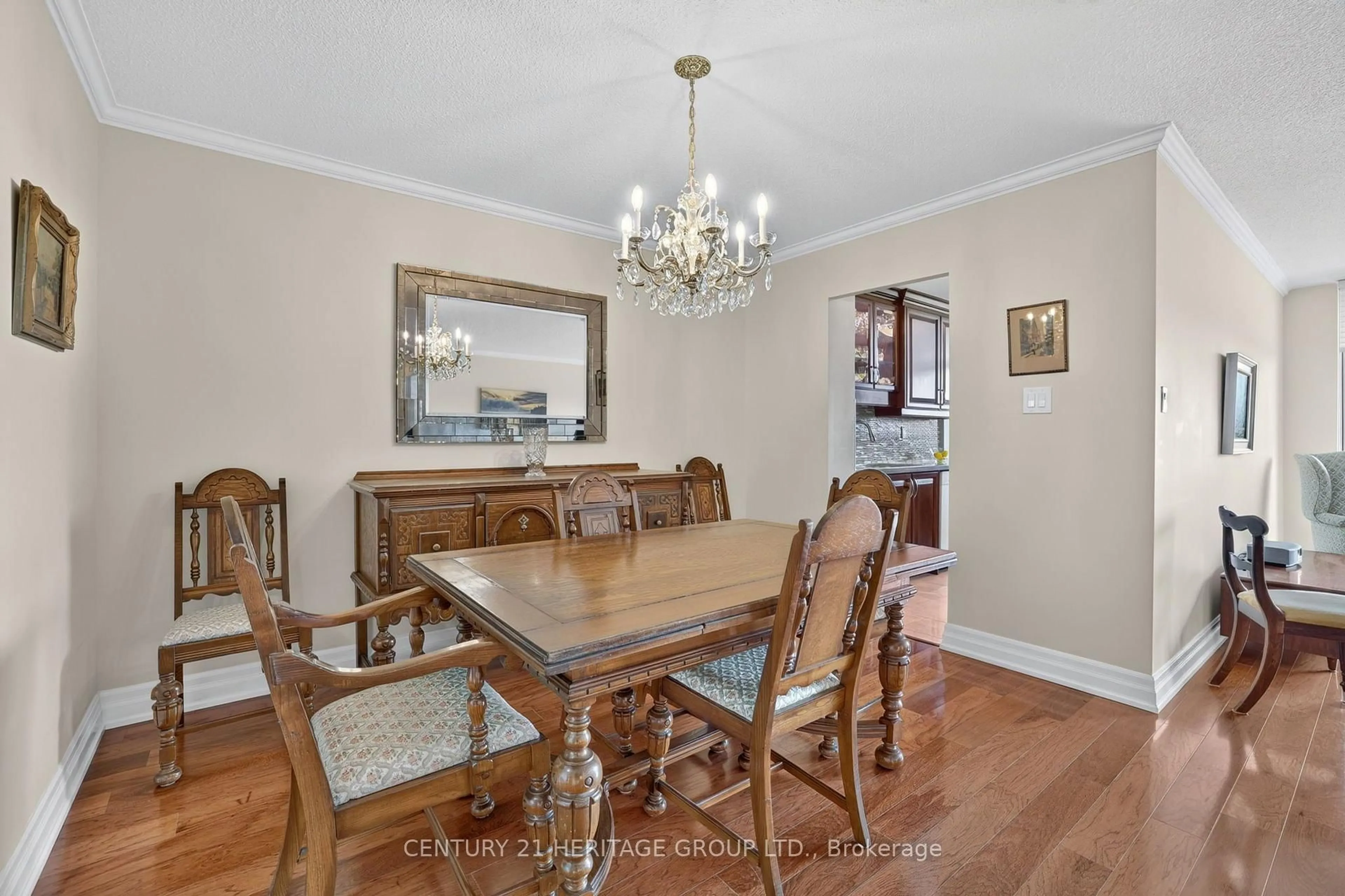 Dining room, wood/laminate floor for 7811 Yonge St #603, Markham Ontario L3T 4S3