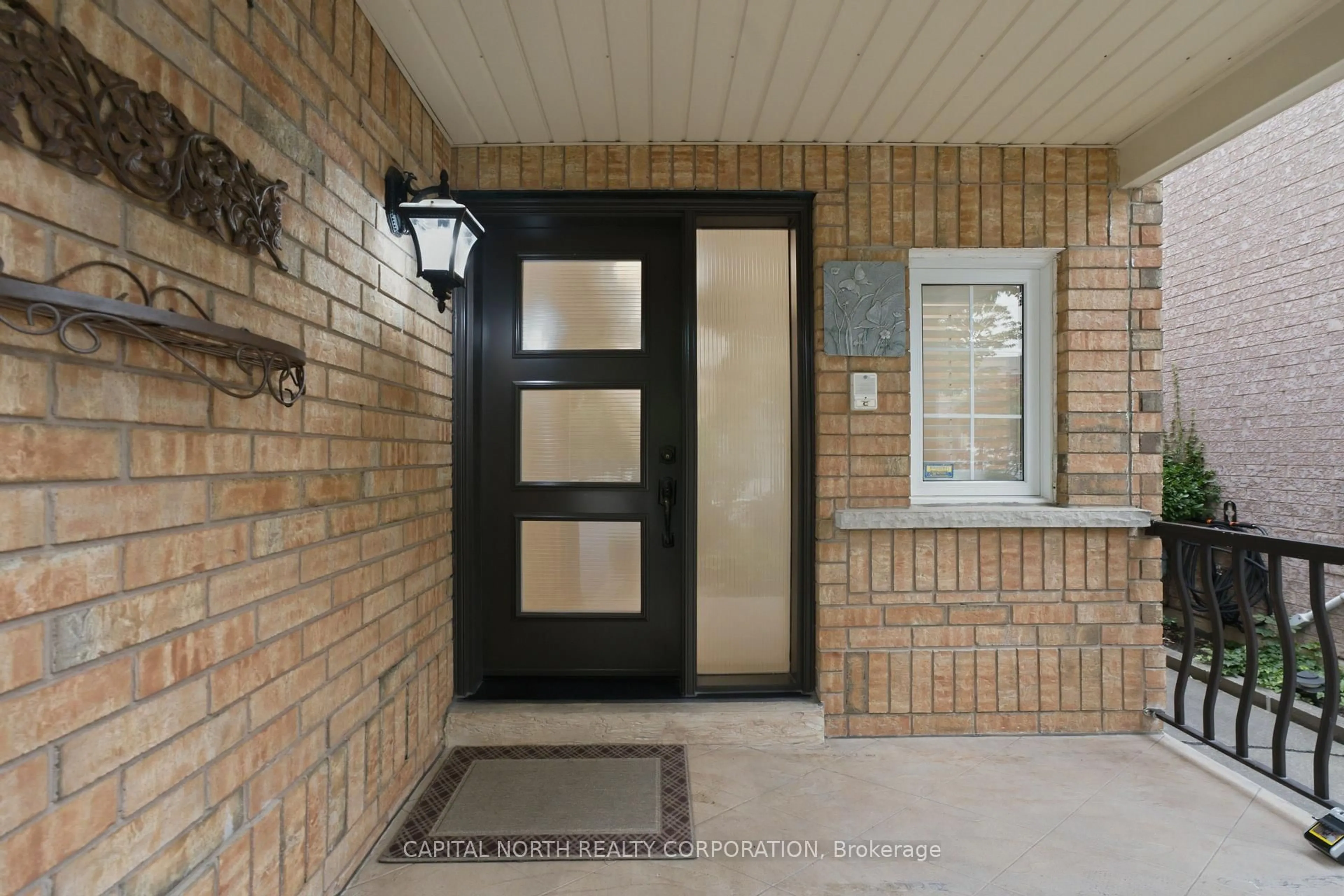 Indoor entryway for 60 Monte Carlo Dr, Vaughan Ontario L4H 1T3