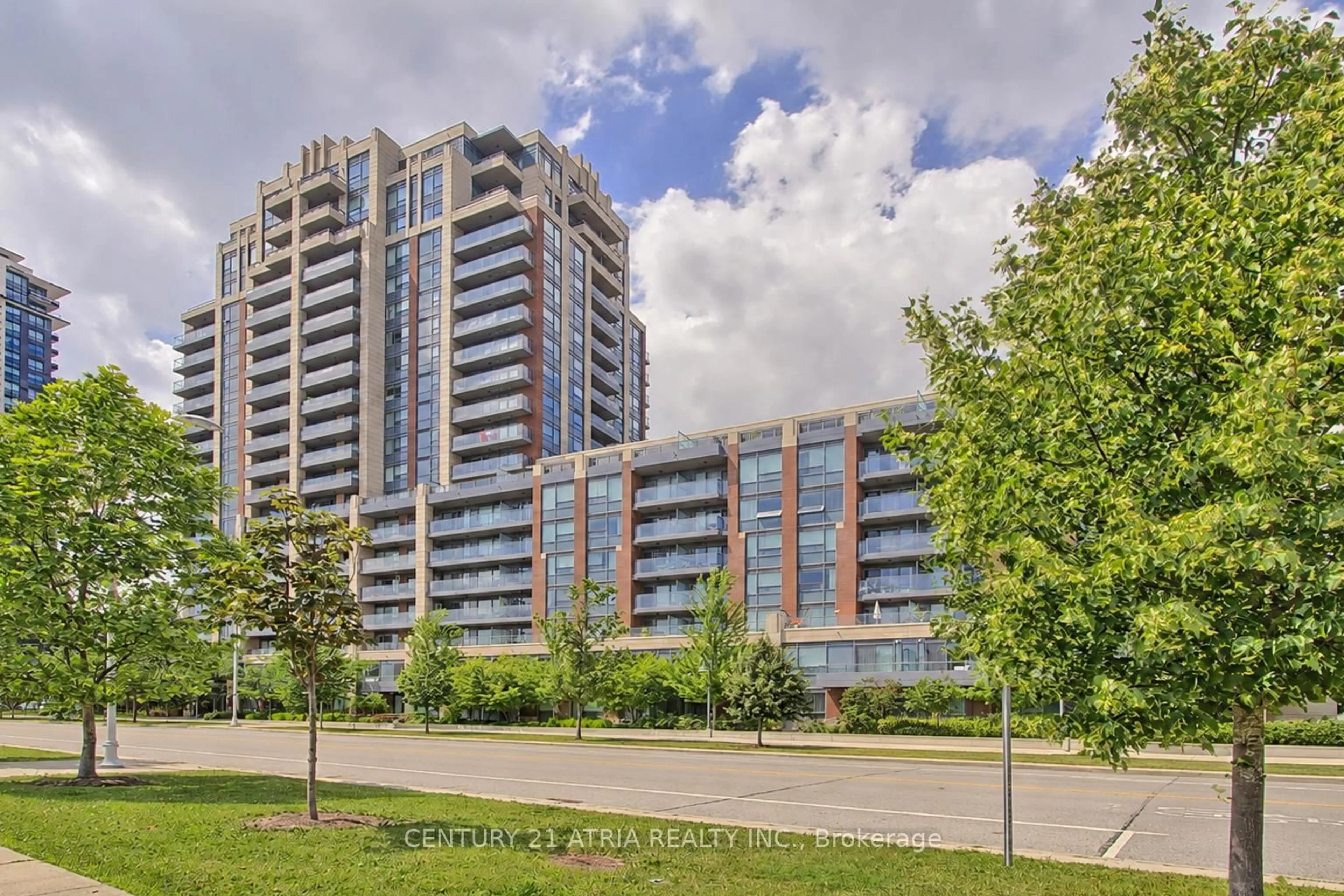 A pic from outside/outdoor area/front of a property/back of a property/a pic from drone, building for 18 Uptown Dr #223, Markham Ontario L3R 5M5