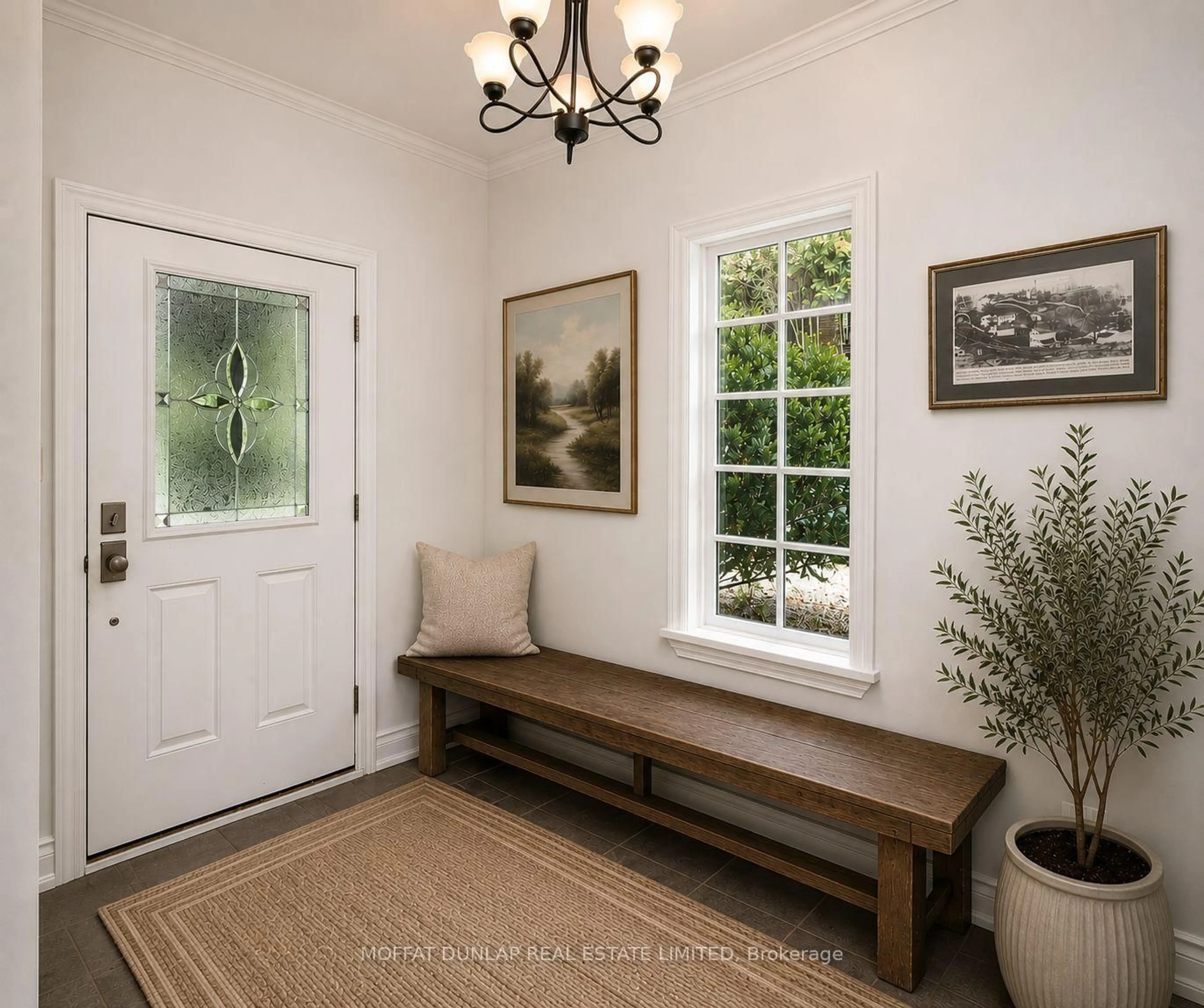 Indoor entryway for 15 Laskay Lane, King Ontario L7B 1K4