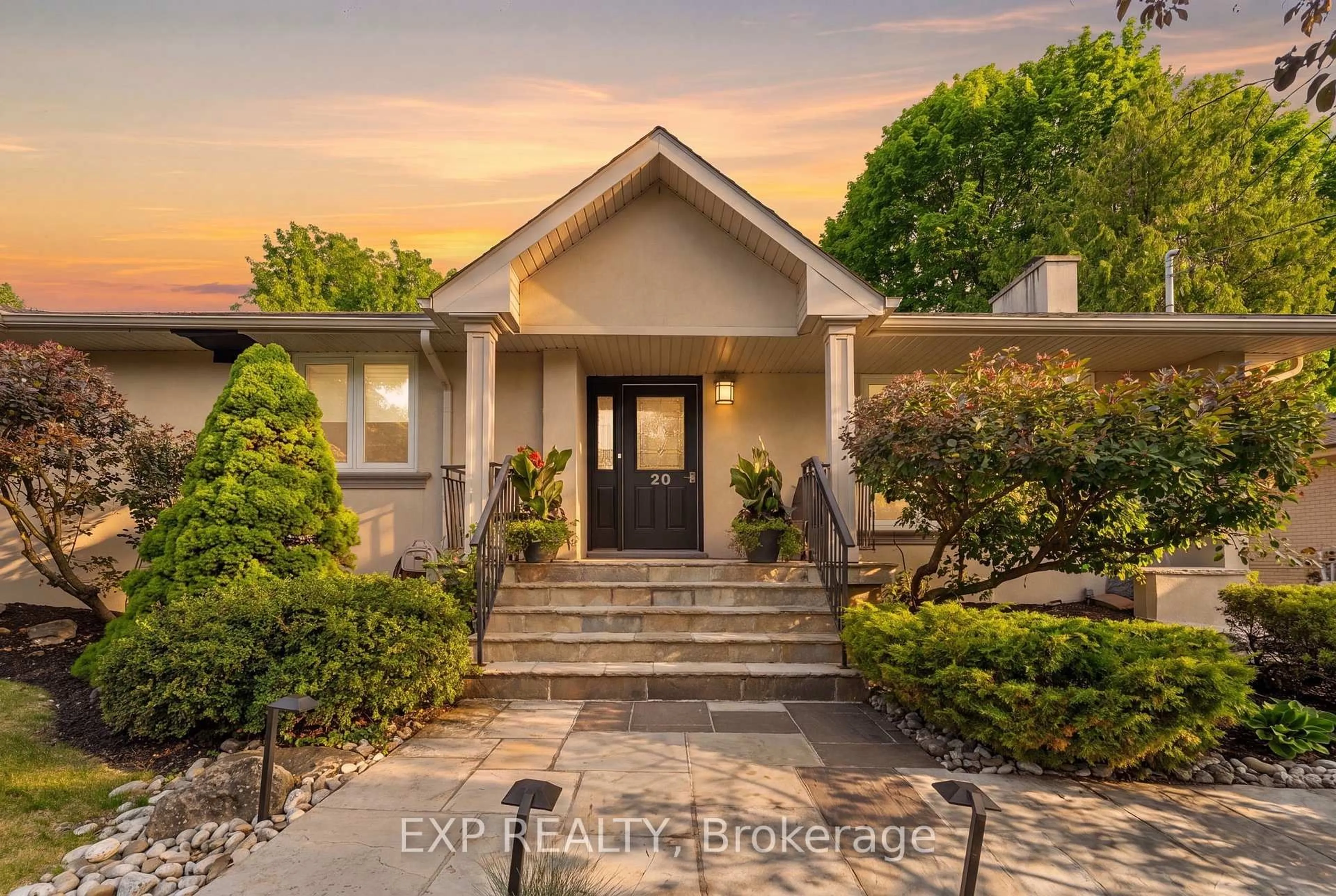 Indoor entryway for 20 Malaren Rd, Vaughan Ontario L6A 1E5