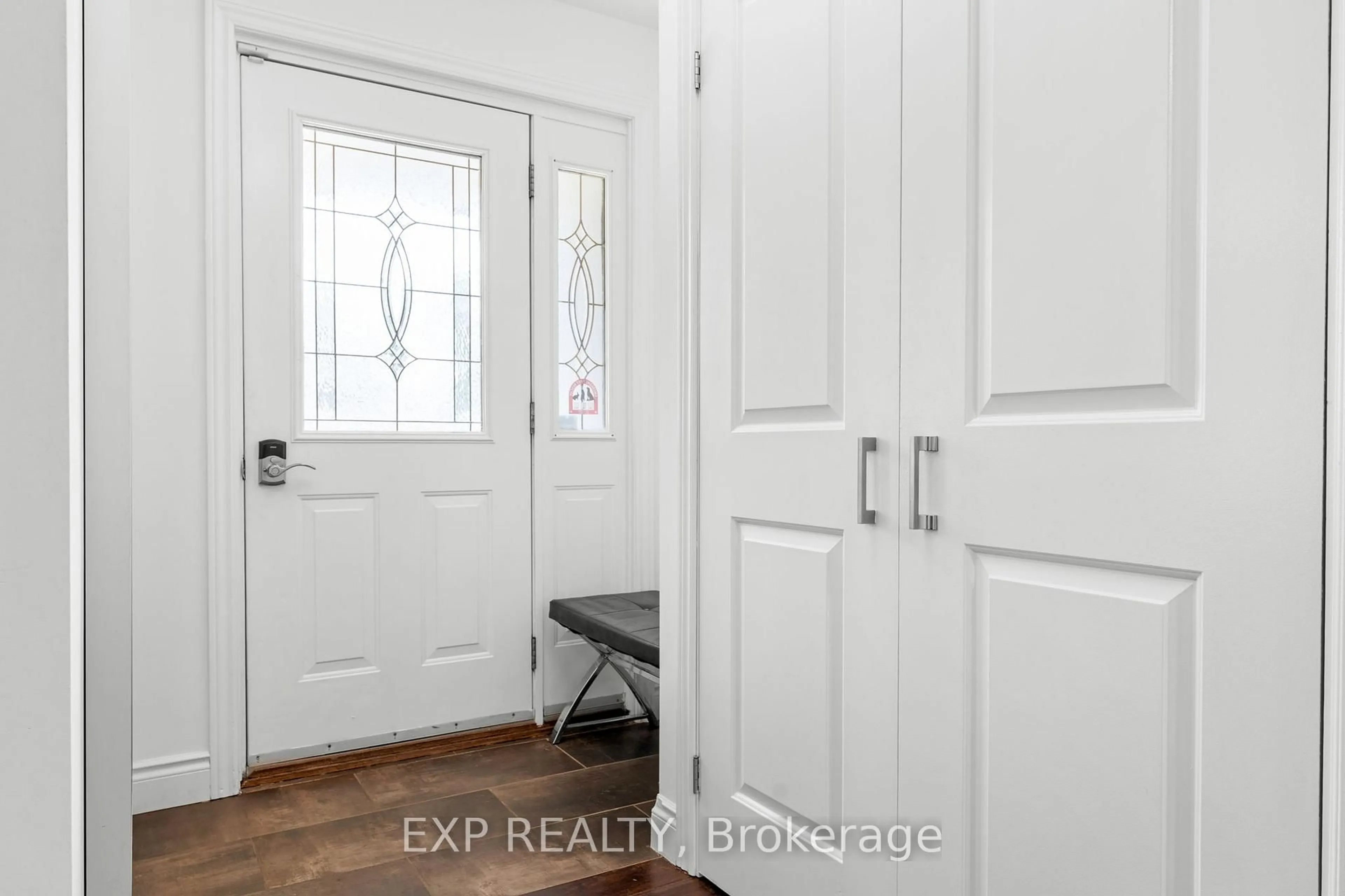 Indoor entryway for 20 Malaren Rd, Vaughan Ontario L6A 1E5