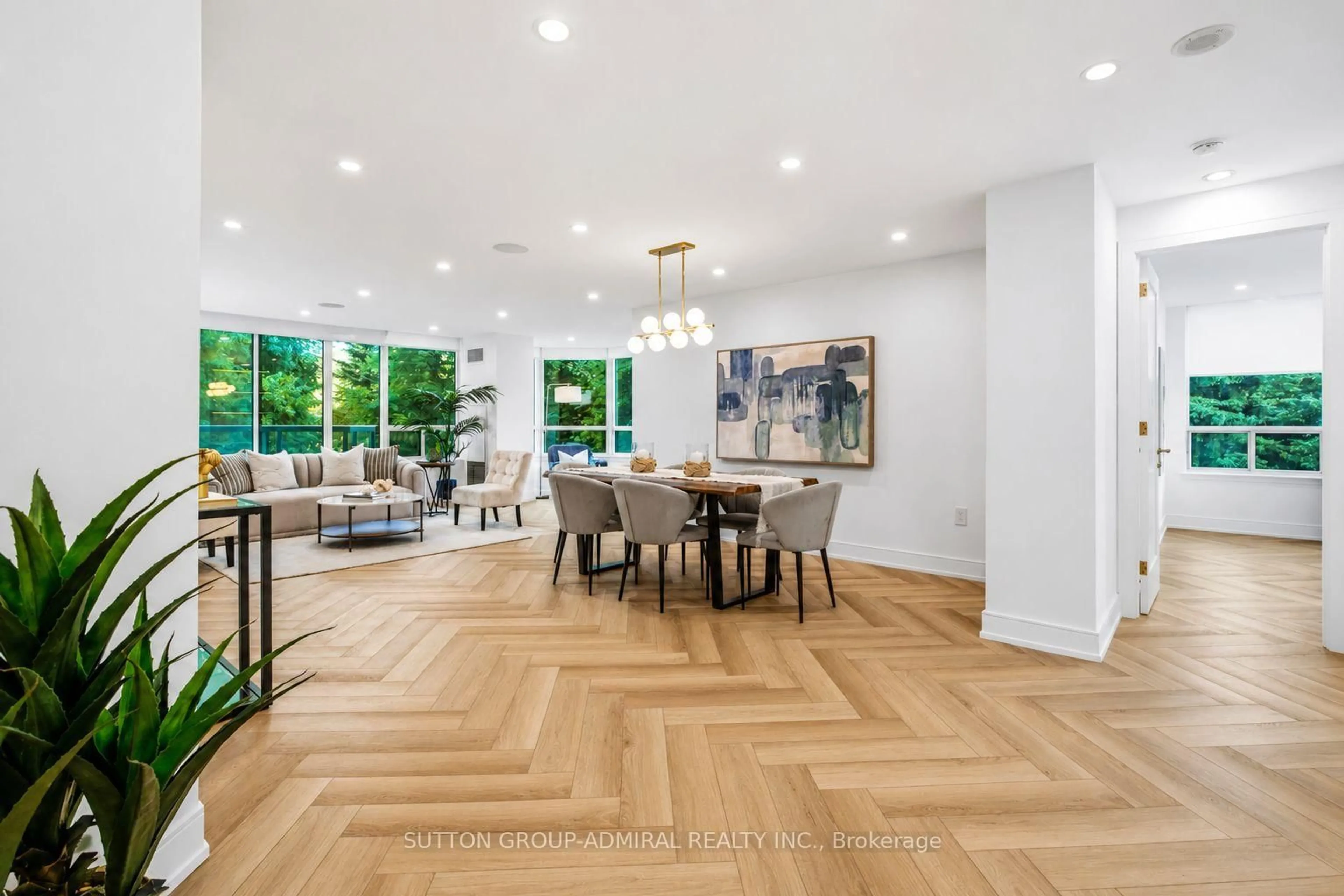Dining room, unknown for 7250 Yonge St #311, Vaughan Ontario L4J 7X1