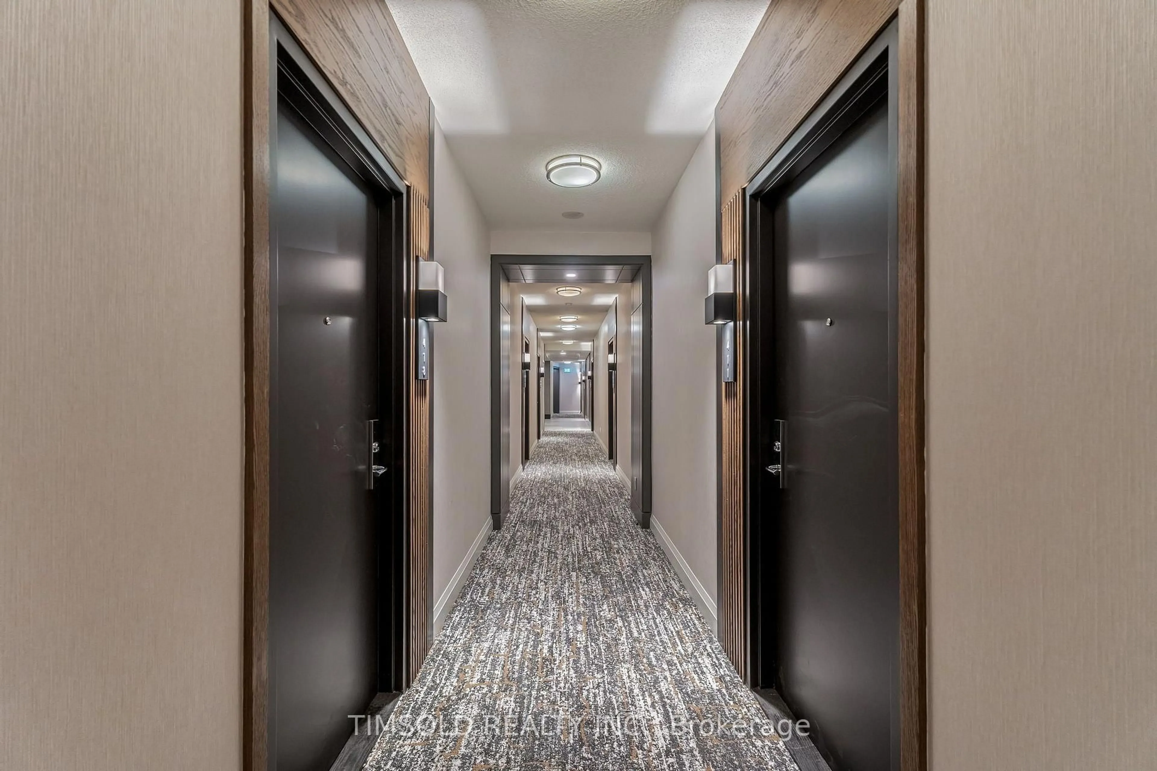 Indoor foyer for 8130 Birchmount Rd #411, Markham Ontario L6G 0E4