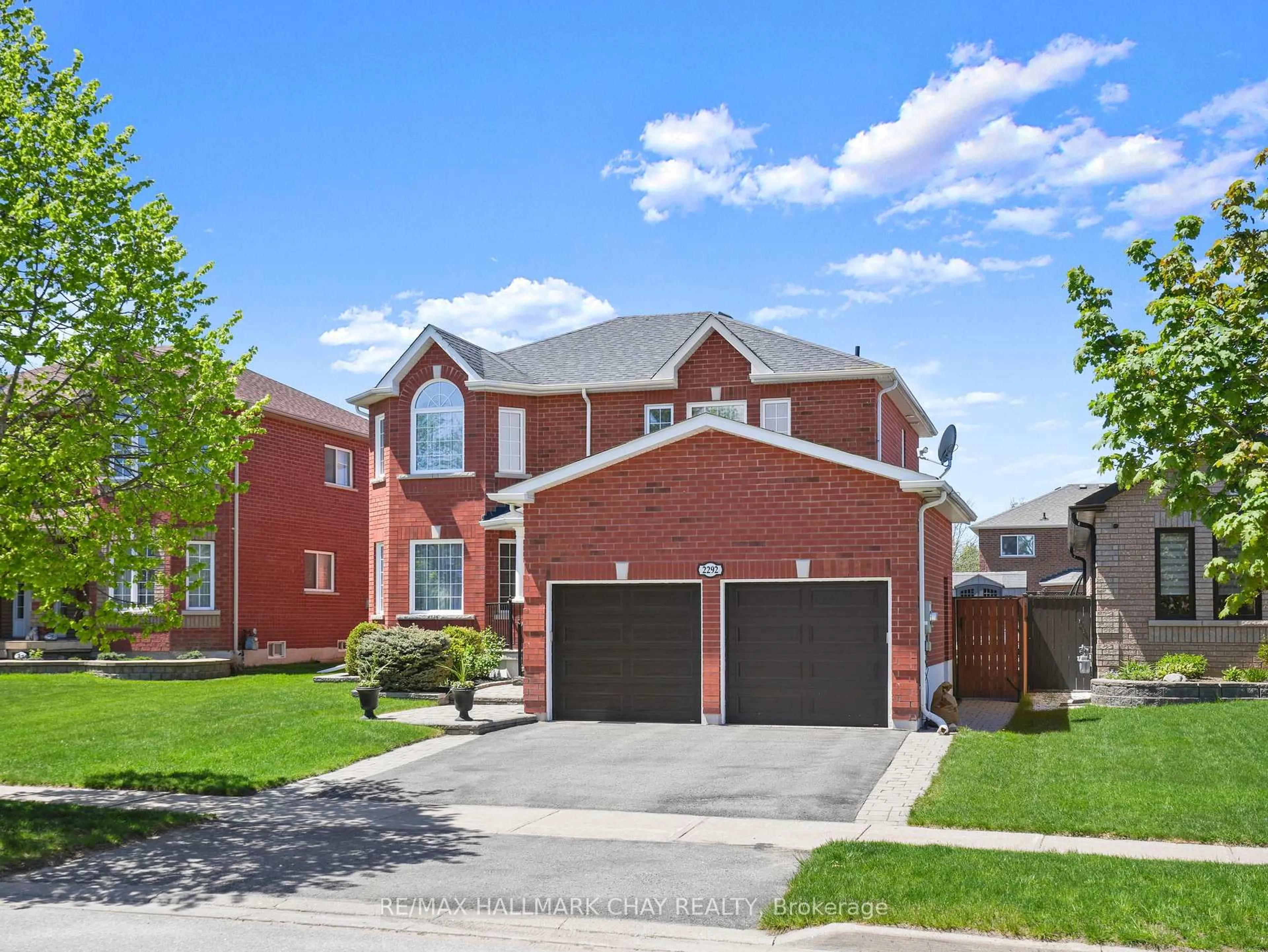 Home with brick exterior material, street for 2292 Jack Cres, Innisfil Ontario L9S 2C8