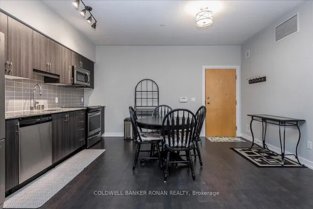 69 Boyne St #310, New Tecumseth 4