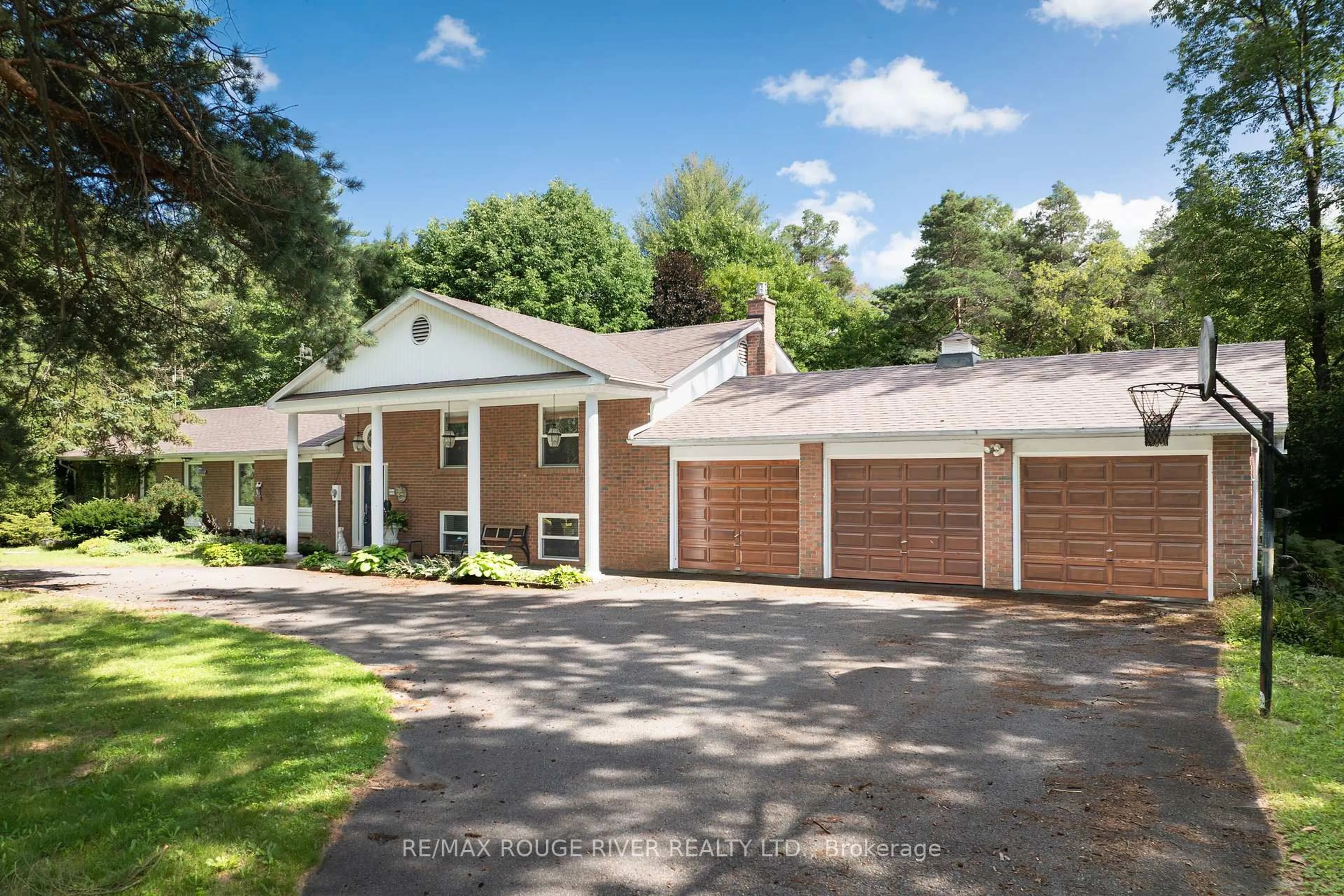 A pic from outside/outdoor area/front of a property/back of a property/a pic from drone, street for 5159 Cherry St, Whitchurch-Stouffville Ontario L4A 3K9