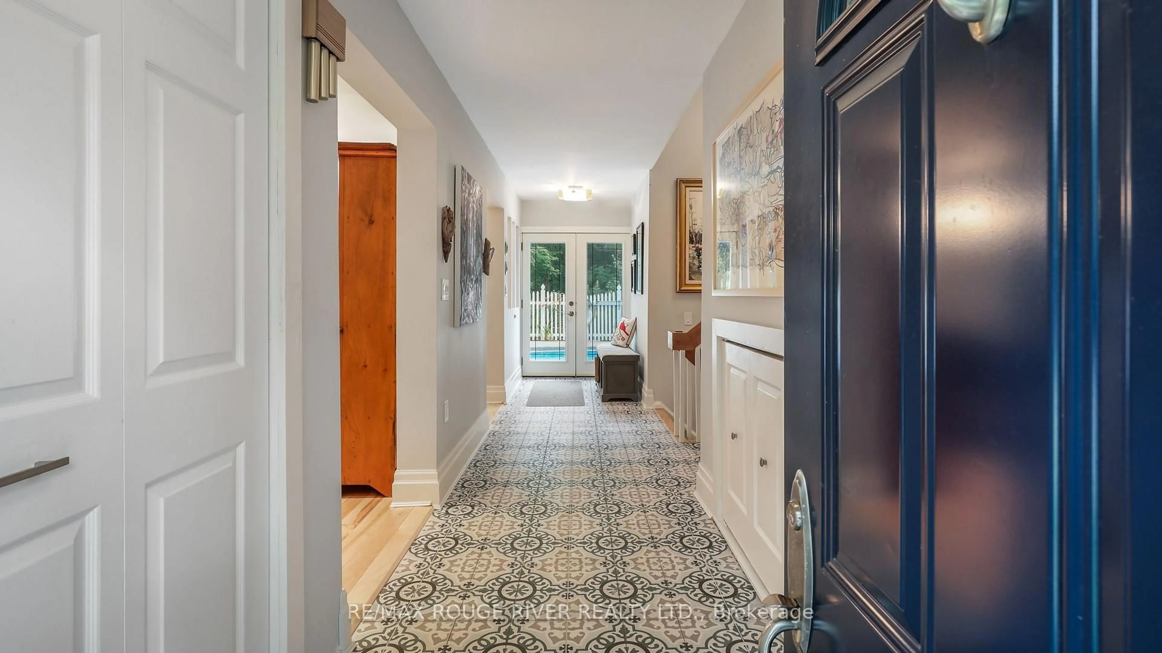 Indoor entryway for 5159 Cherry St, Whitchurch-Stouffville Ontario L4A 3K9