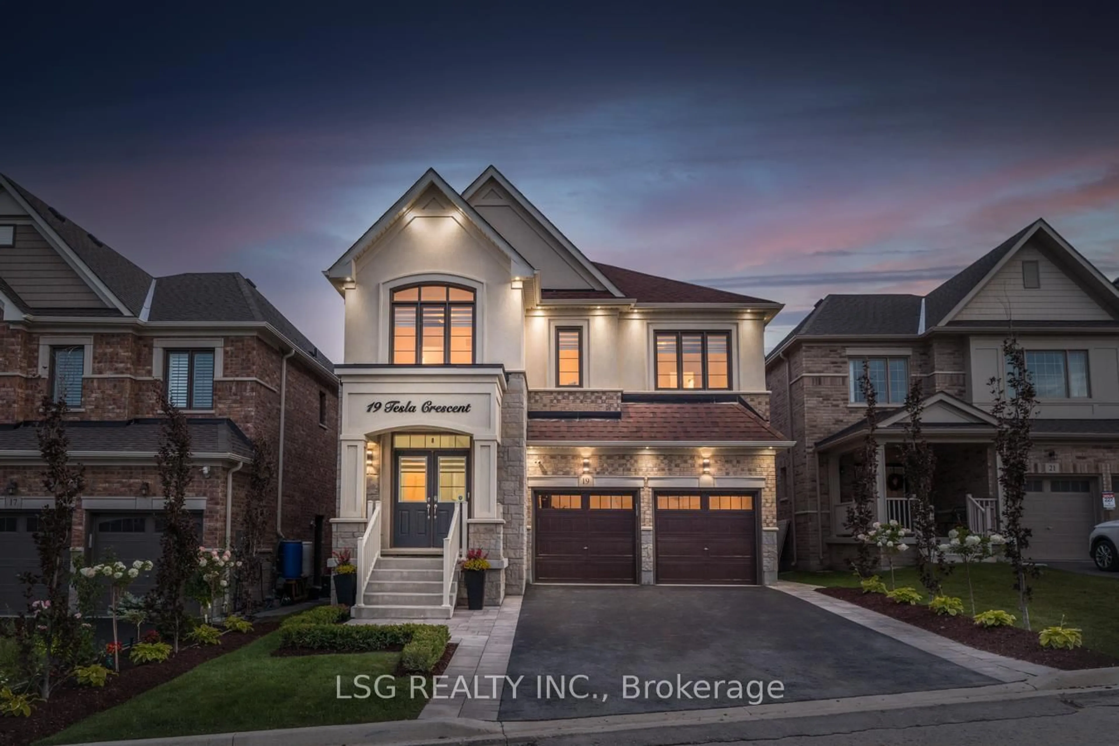 Home with brick exterior material, street for 19 Tesla Cres, East Gwillimbury Ontario L9N 1G5