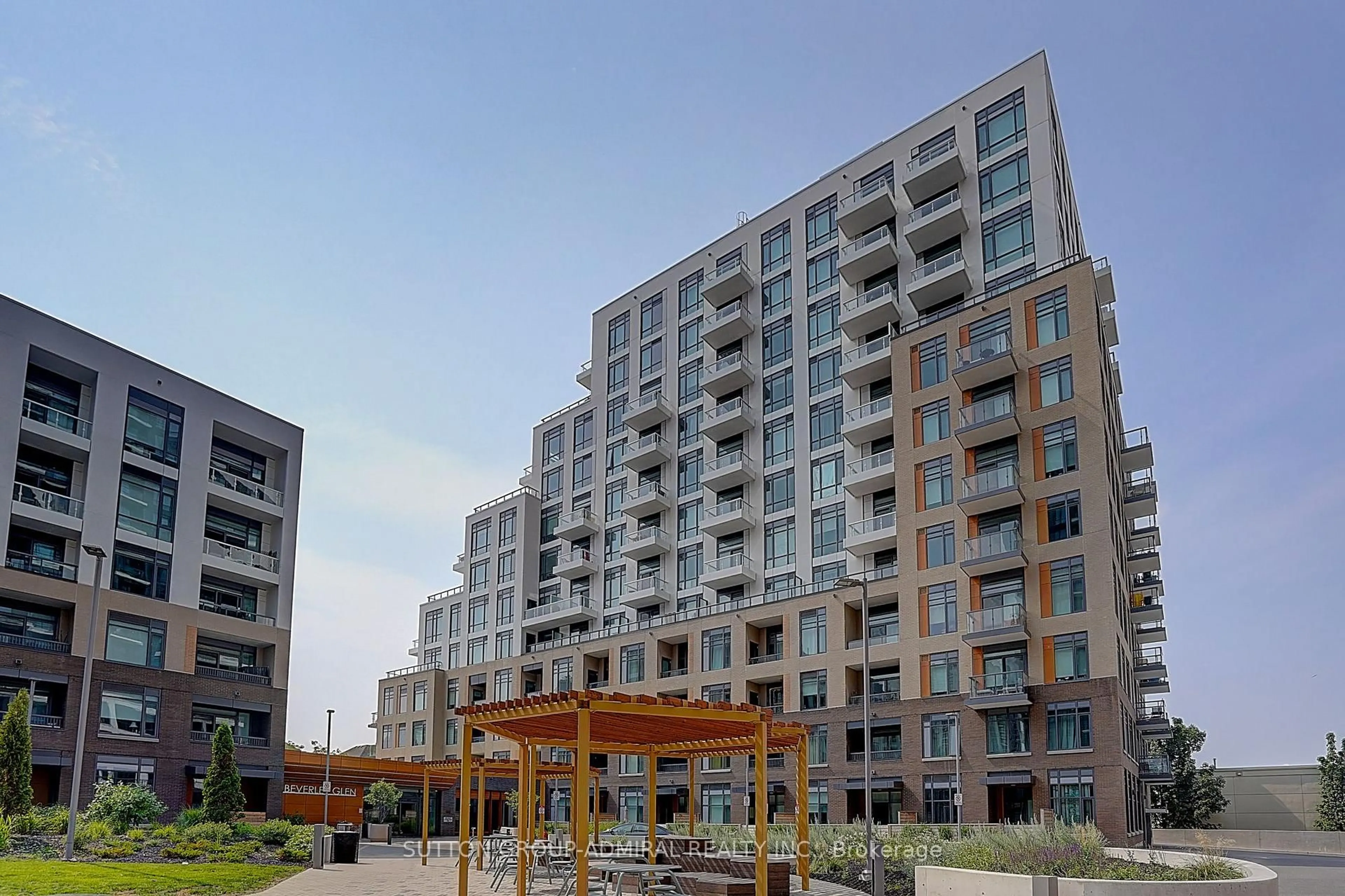 Patio, building for 8 Beverly Glen Blvd #712, Vaughan Ontario L4J 0L5
