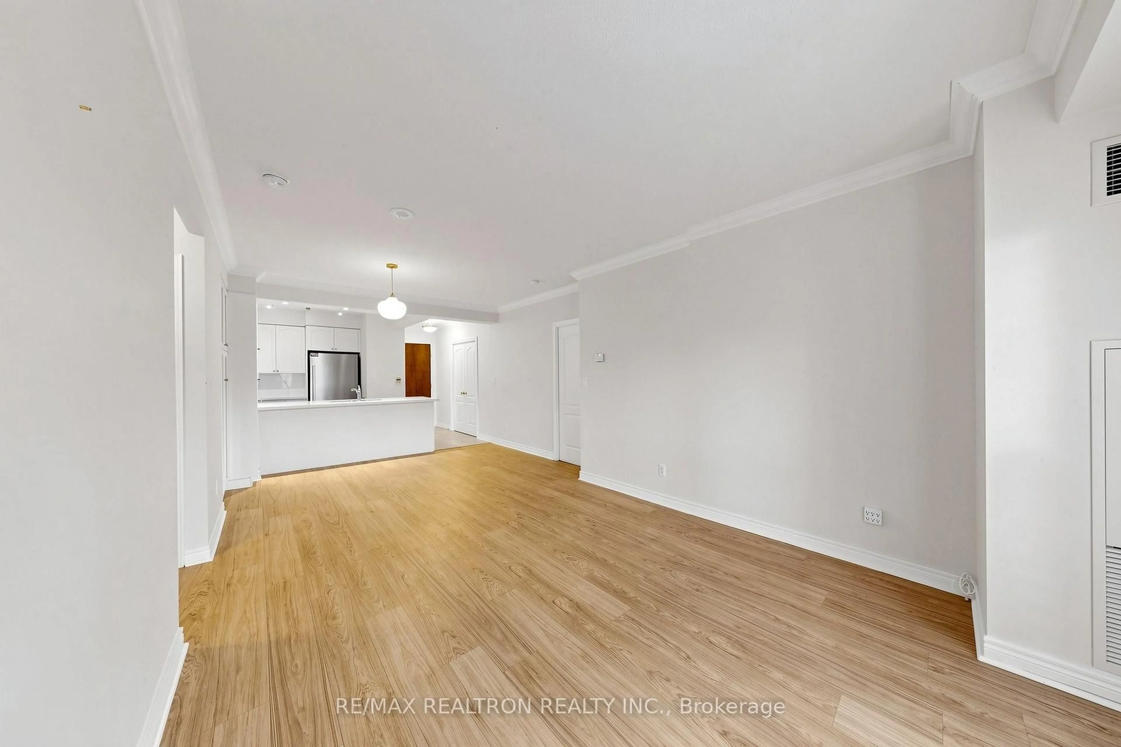 A pic of a room for 100 Promenade Circ #205, Vaughan Ontario L4J 7W7