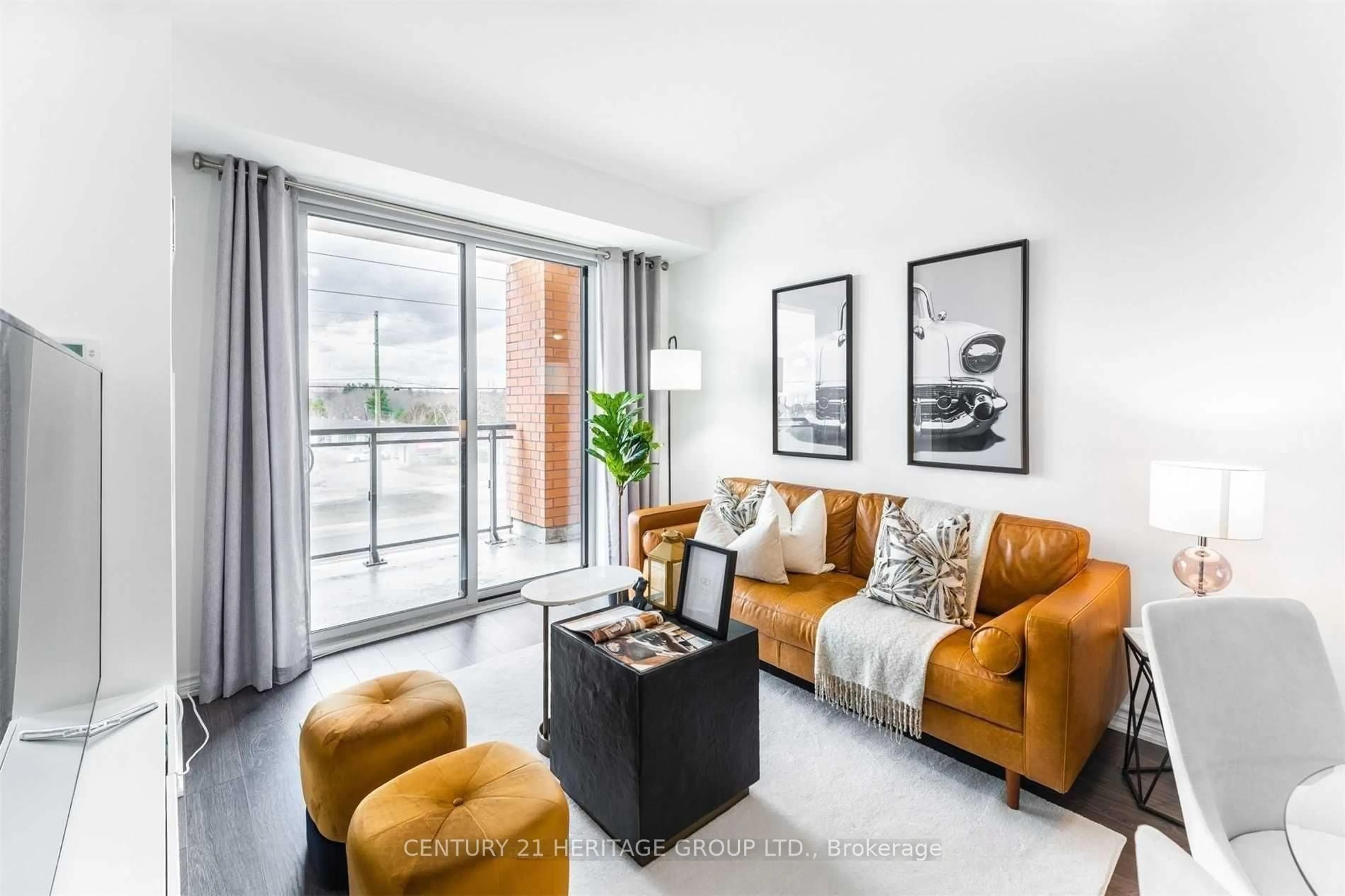 Living room with furniture, unknown for 11611 Yonge St #319, Richmond Hill Ontario L4E 1G2