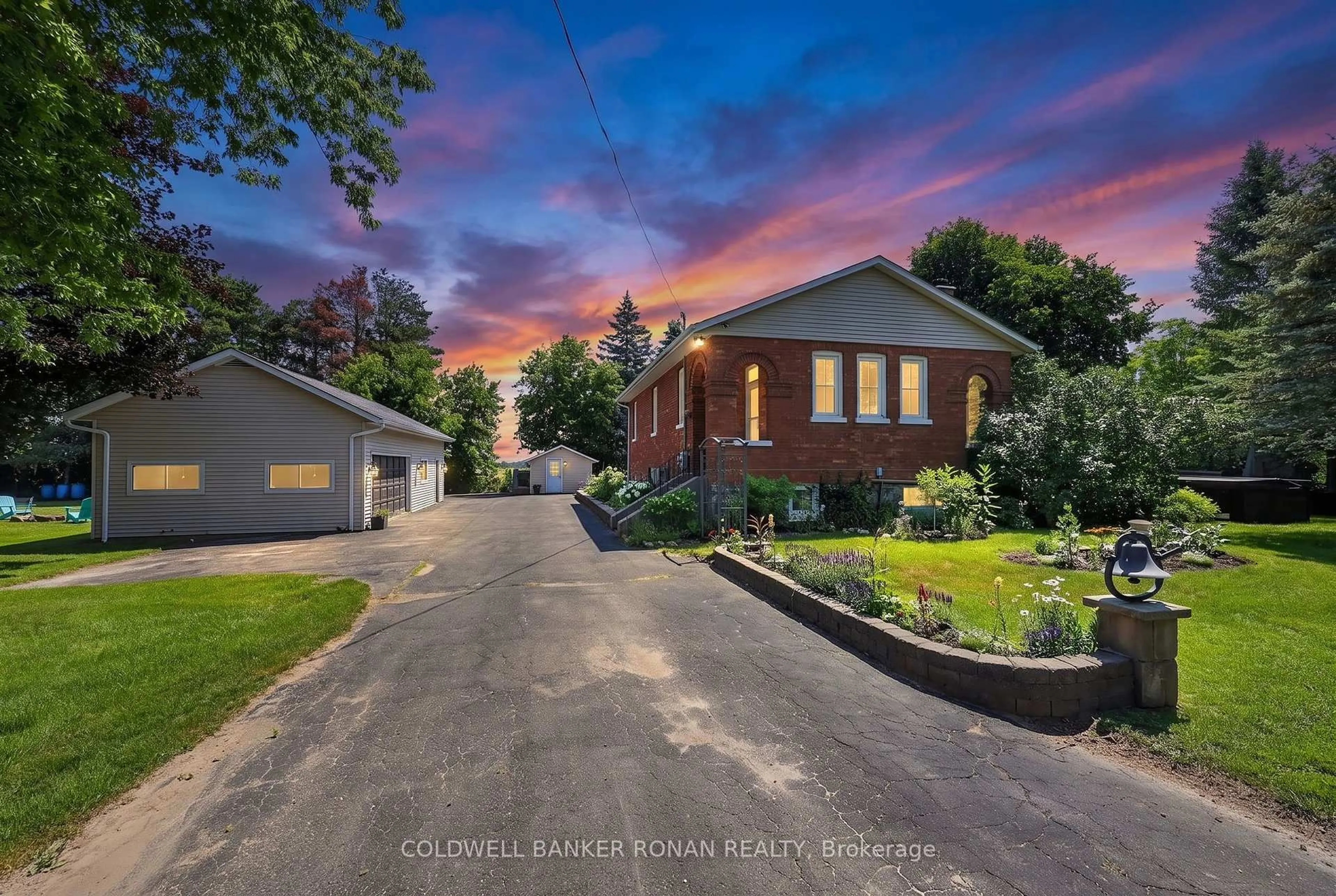 A pic from outside/outdoor area/front of a property/back of a property/a pic from drone, street for 4087 Concession Rd 5, Adjala-Tosorontio Ontario L0G 1L0