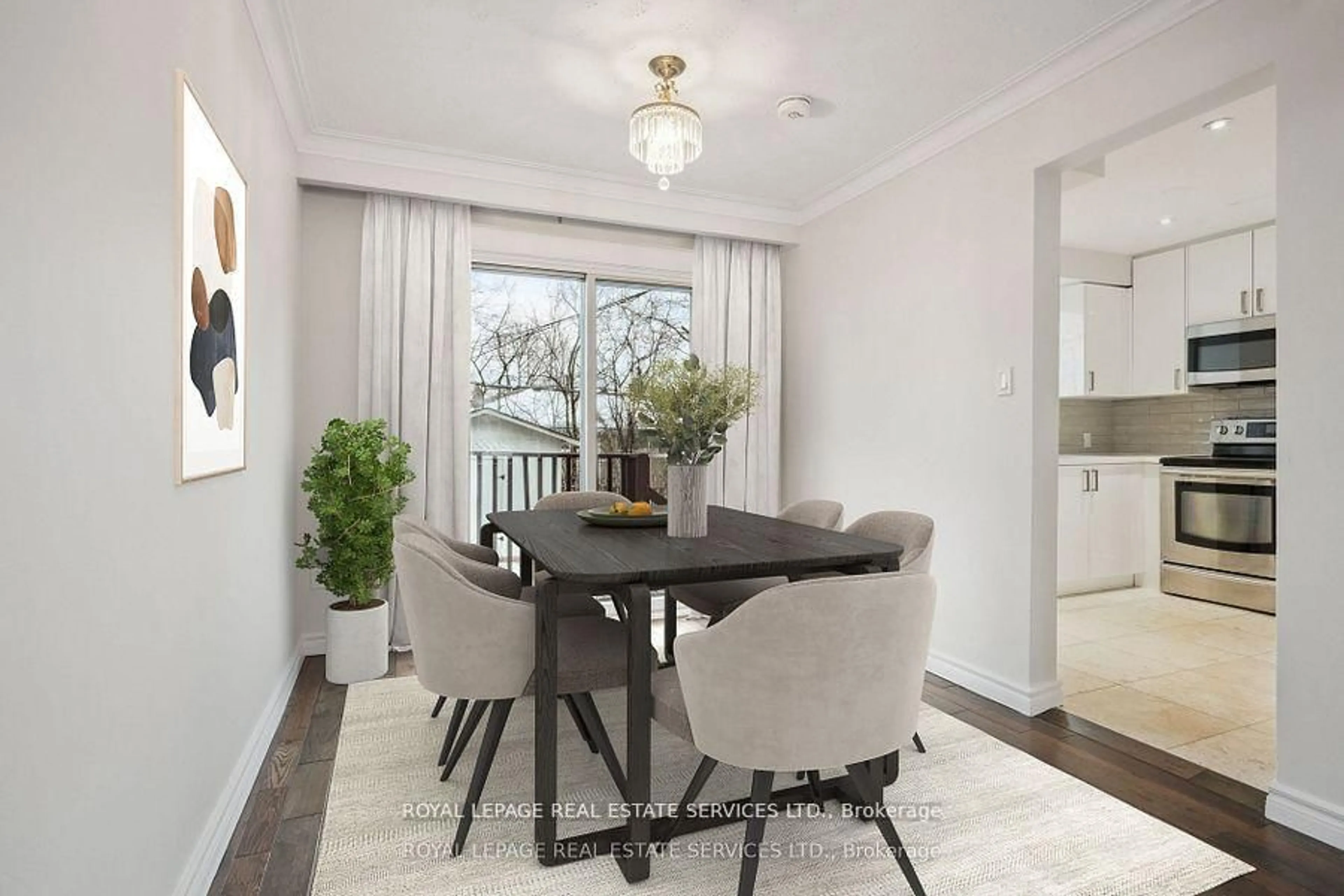 Dining room, wood/laminate floor for 256 Zelda Cres, Richmond Hill Ontario L4C 2Y5