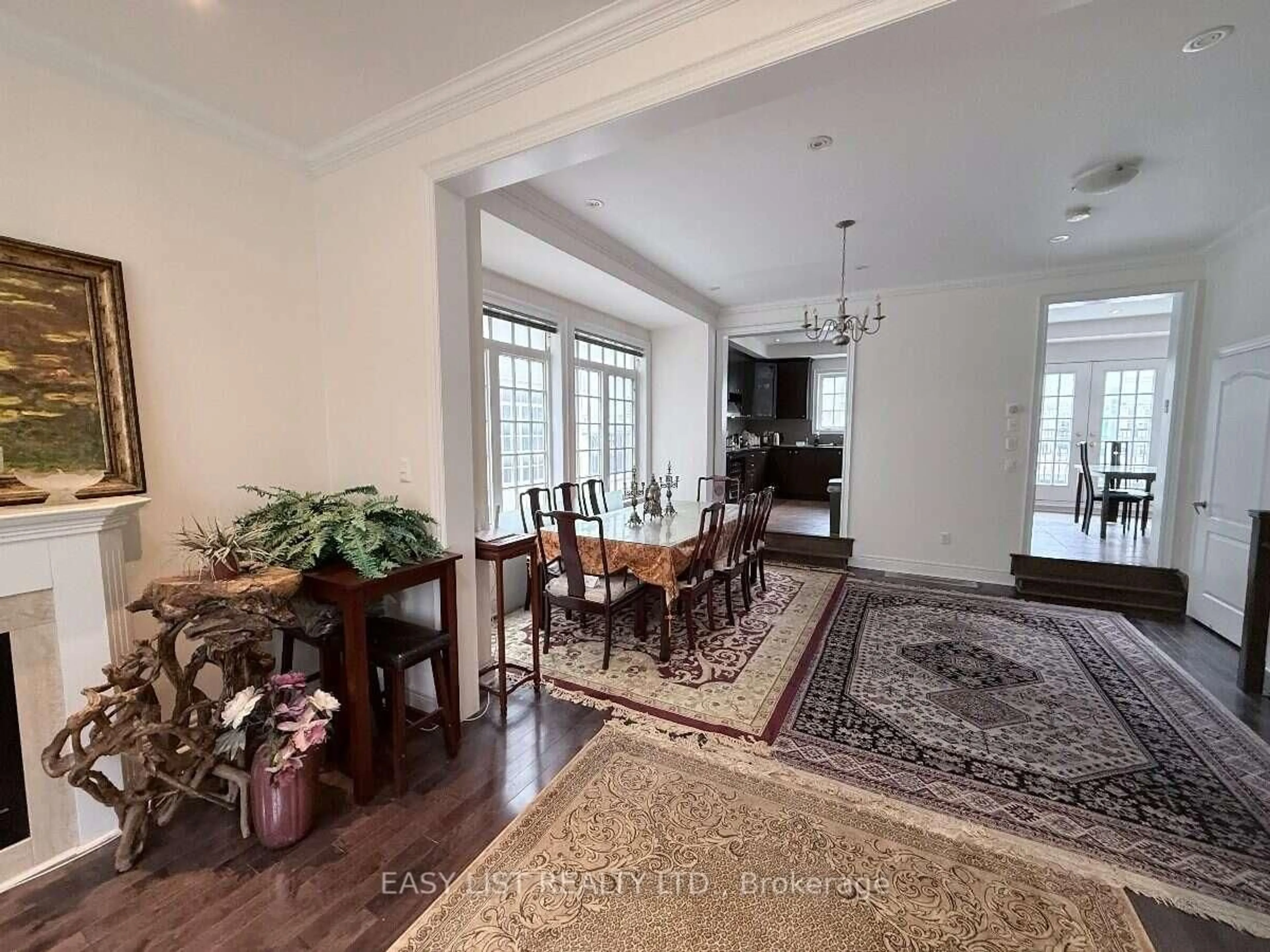 Unknown for 28 Upper Duke Cres, Markham Ontario L6G 0C3