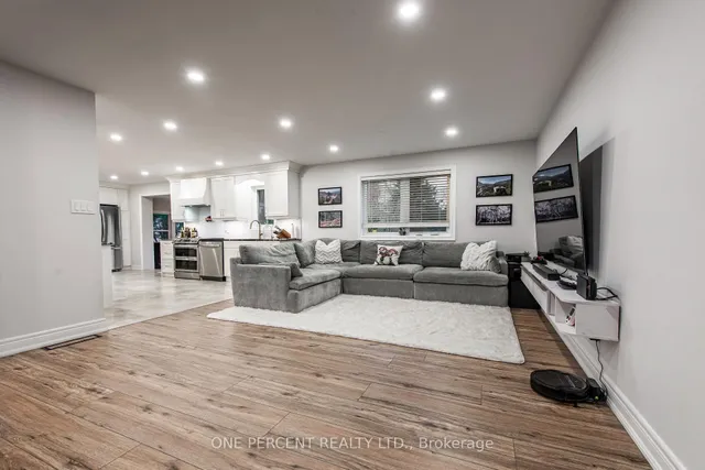 8 Cardwell Crt, Adjala-Tosorontio 4