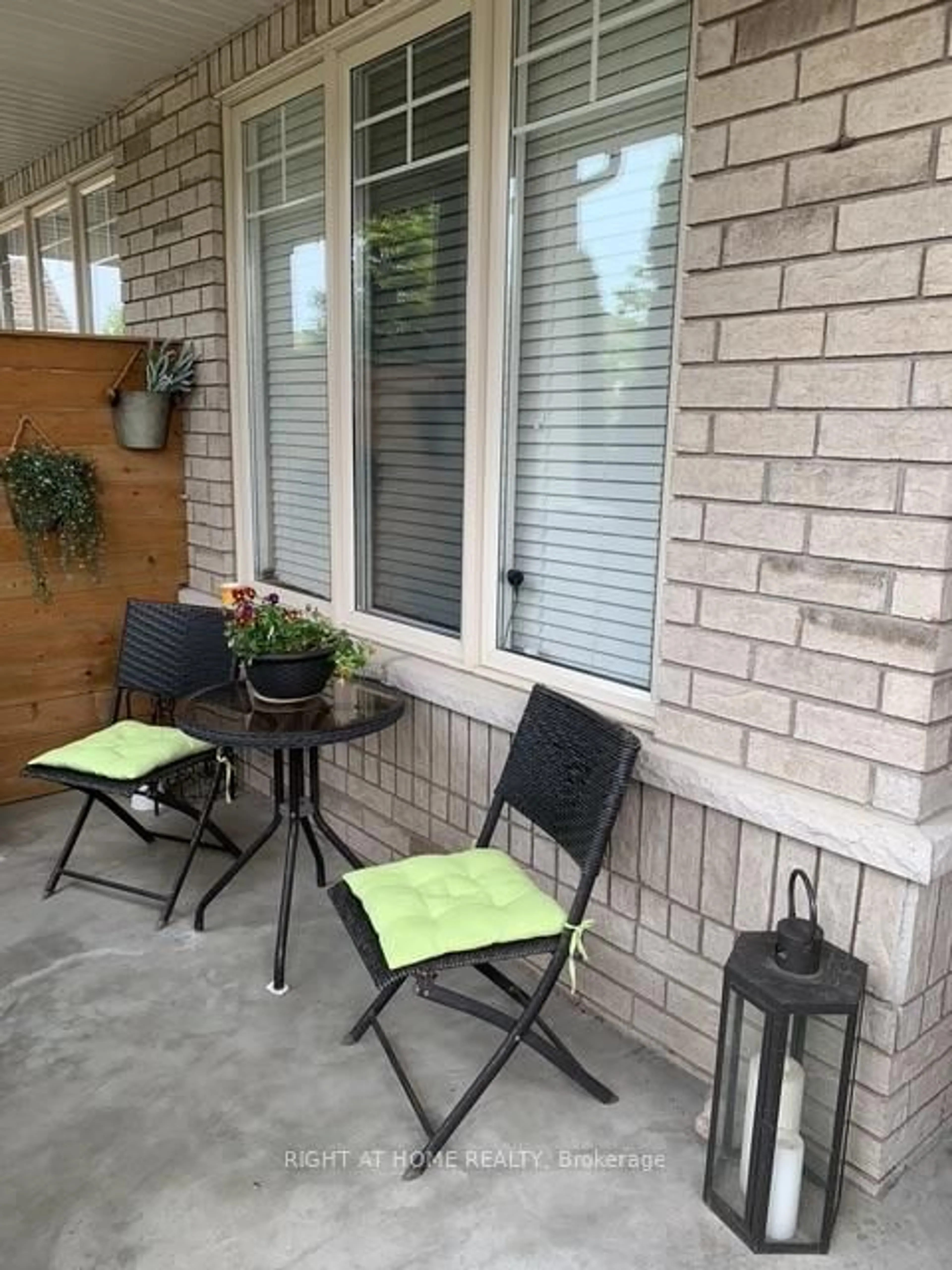 Patio, street for 39 Pexton Ave, Richmond Hill Ontario L4E 4Y4