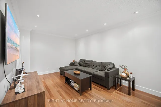 121 Bob O'link Ave, Vaughan 3