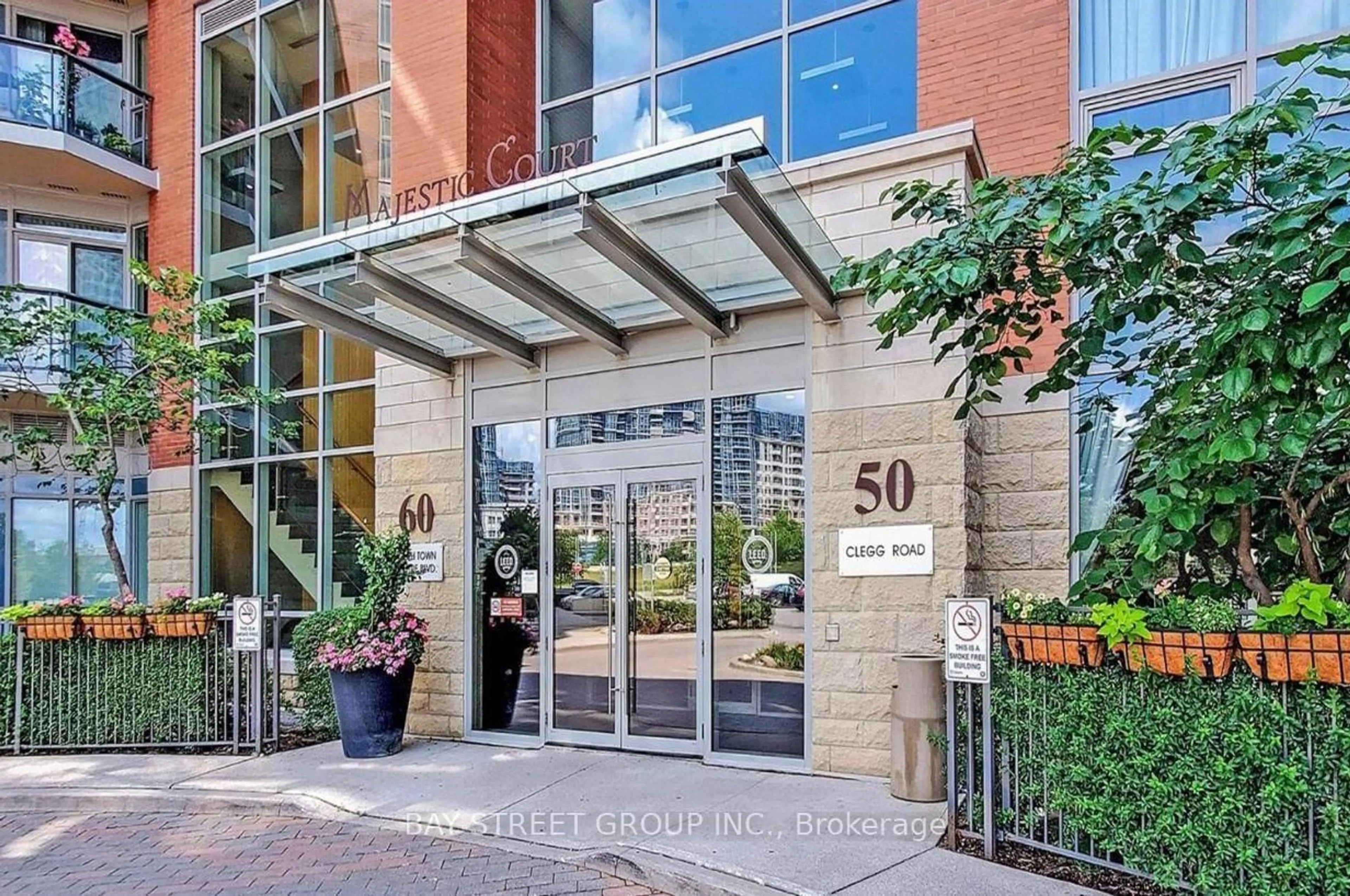 Indoor foyer for 60 South Town Centre Blvd #Uph 11, Markham Ontario L6G 0C5