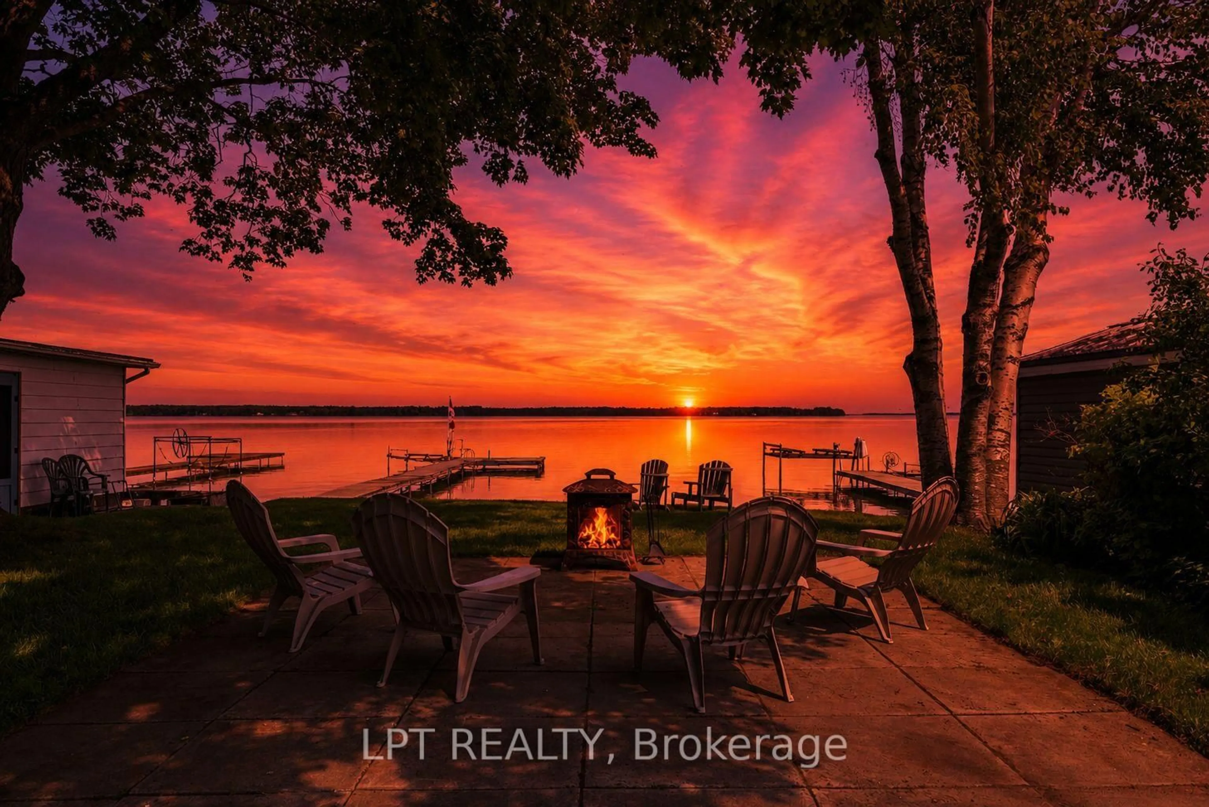 Patio, water/lake/river/ocean view for 122 Blue Heron Dr, Georgina Ontario L0E 1N0