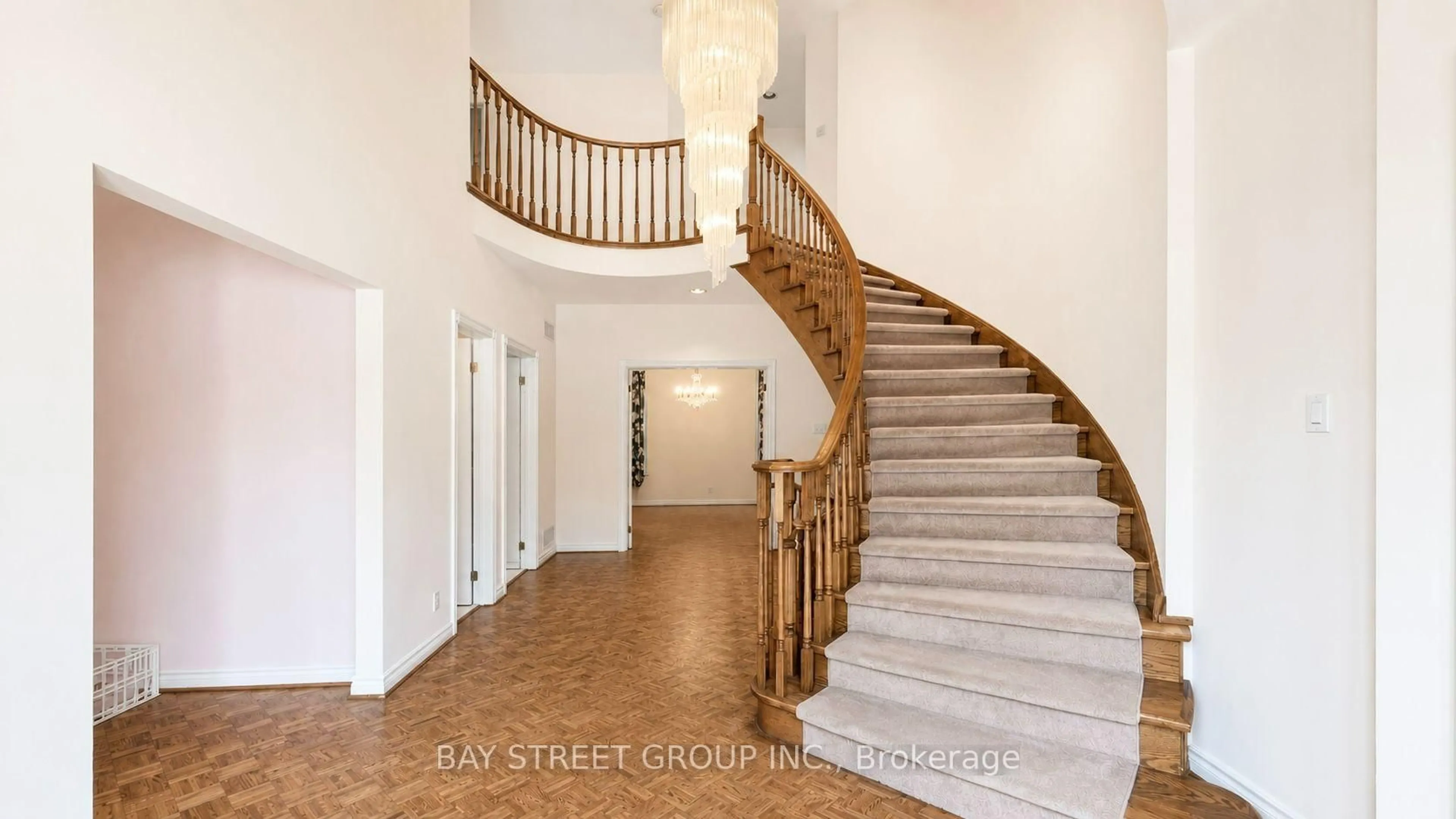 Indoor foyer for 6 Hunt Club Crt, Markham Ontario L3T 7L4