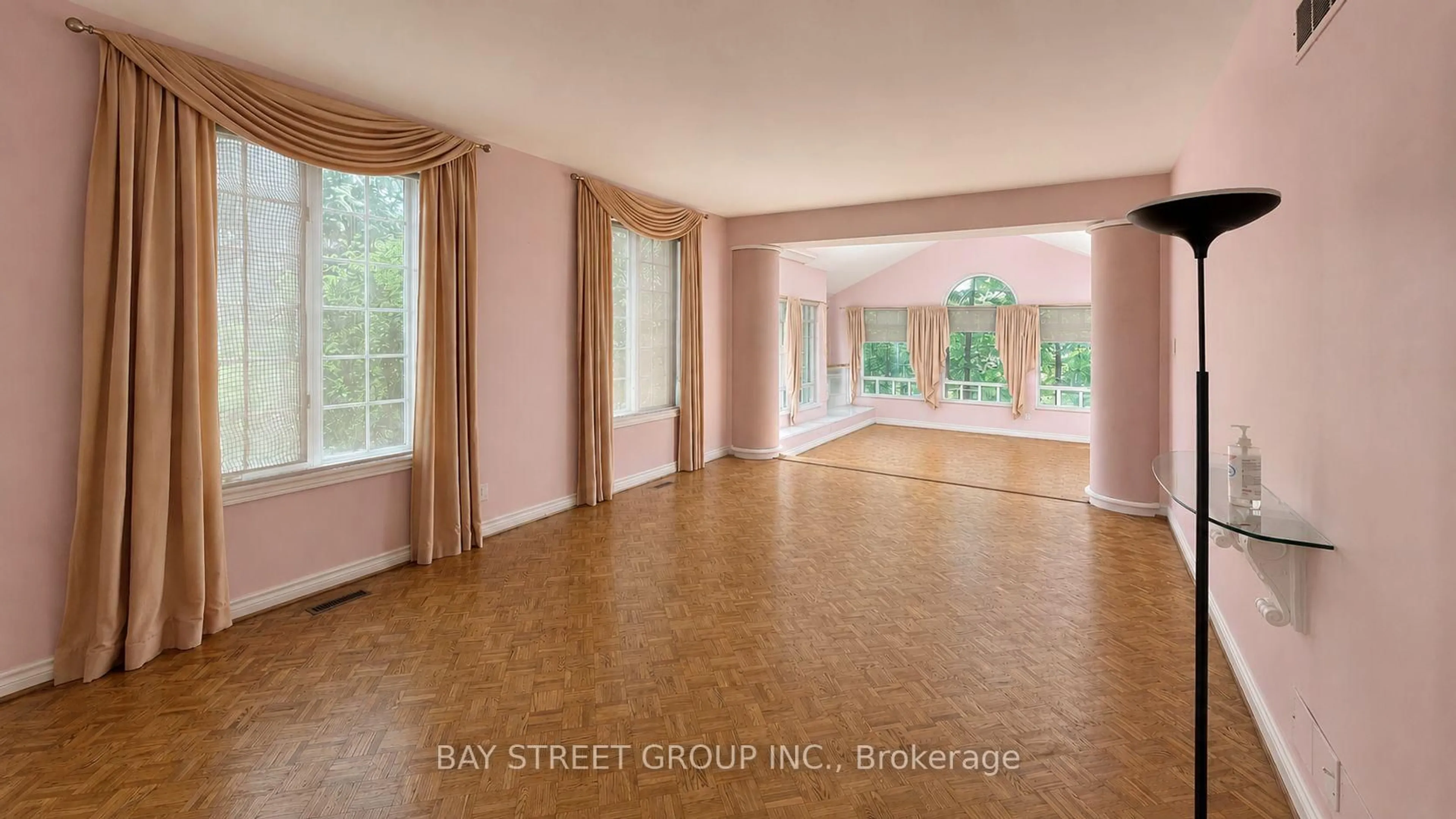 Indoor foyer for 6 Hunt Club Crt, Markham Ontario L3T 7L4