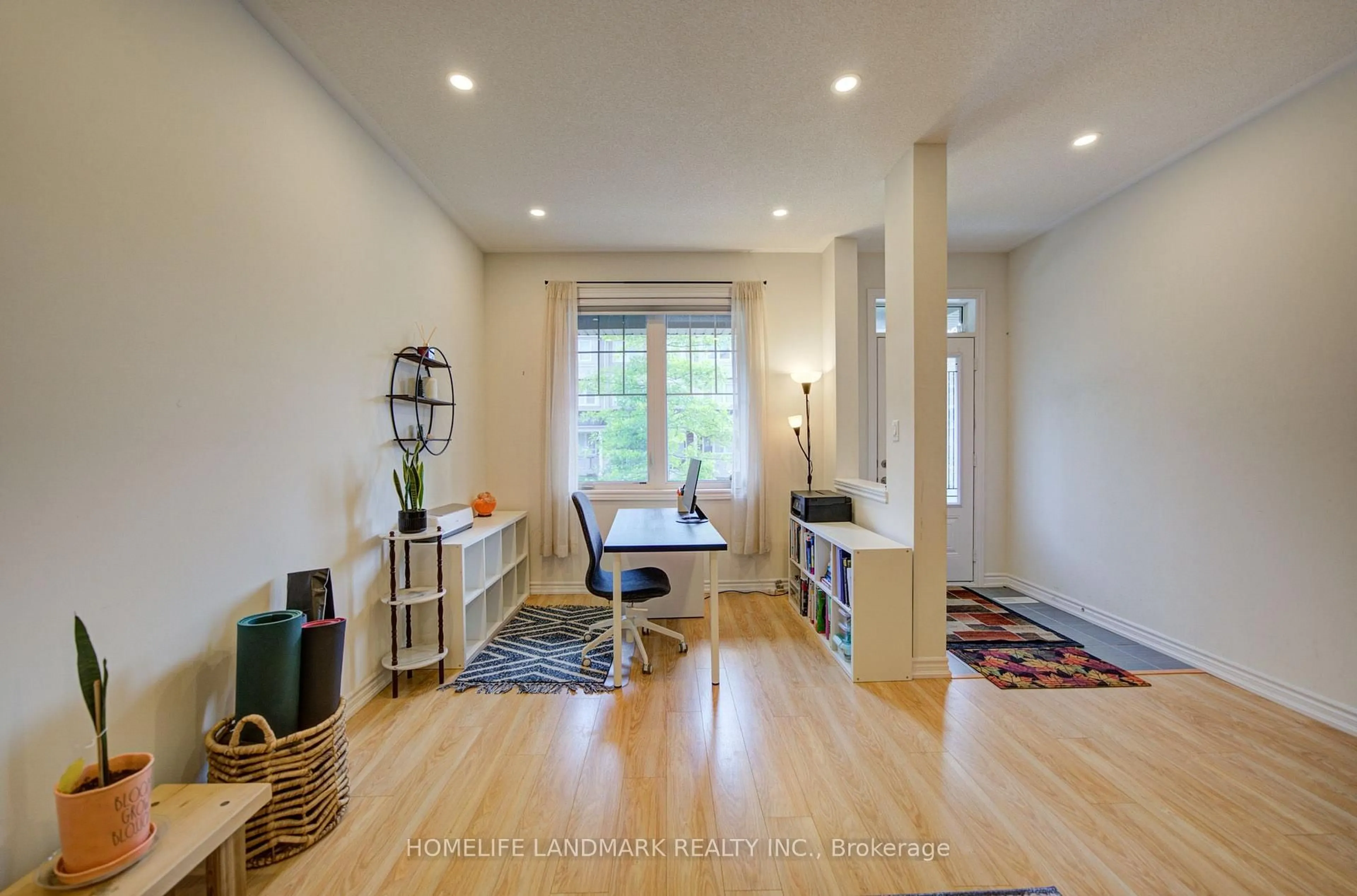 Indoor entryway for 97 Cornell Centre Blvd, Markham Ontario L6B 1P8