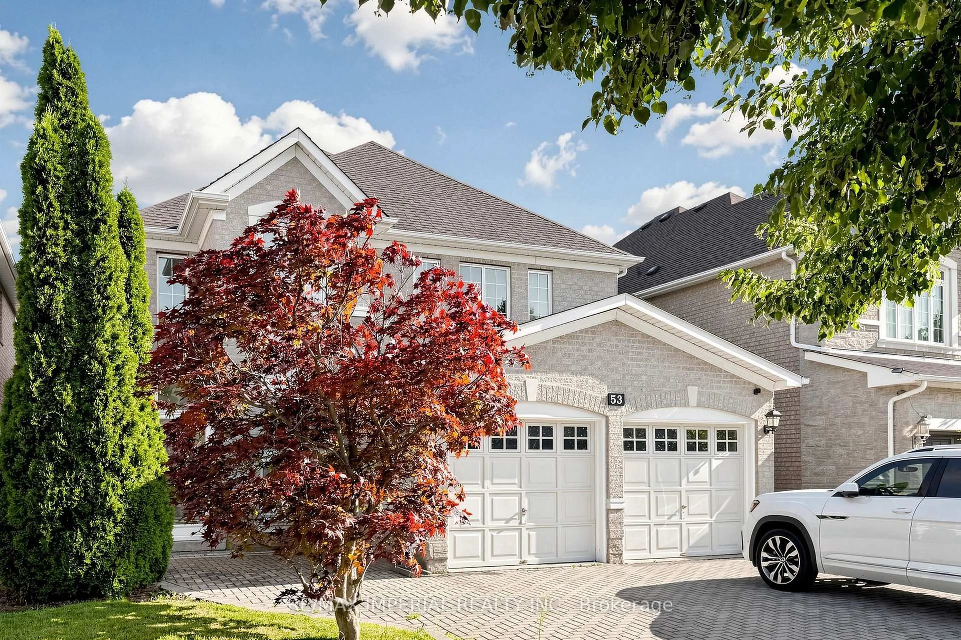 Home with vinyl exterior material, street for 53 Rushingbrook Dr, Richmond Hill Ontario L4S 1X3