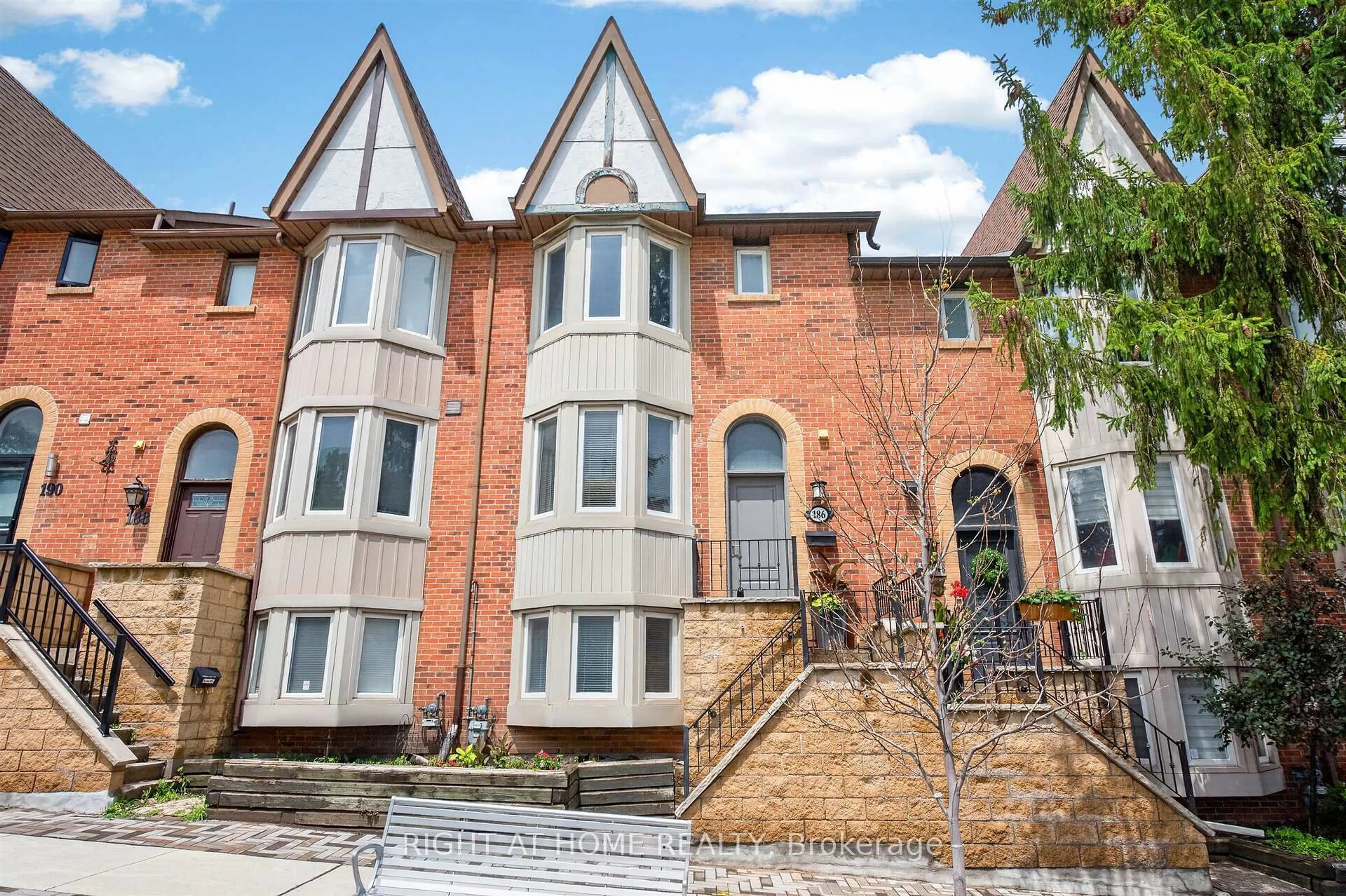 Home with brick exterior material, street for 186 Woodbridge Ave #45, Vaughan Ontario L4L 2S8