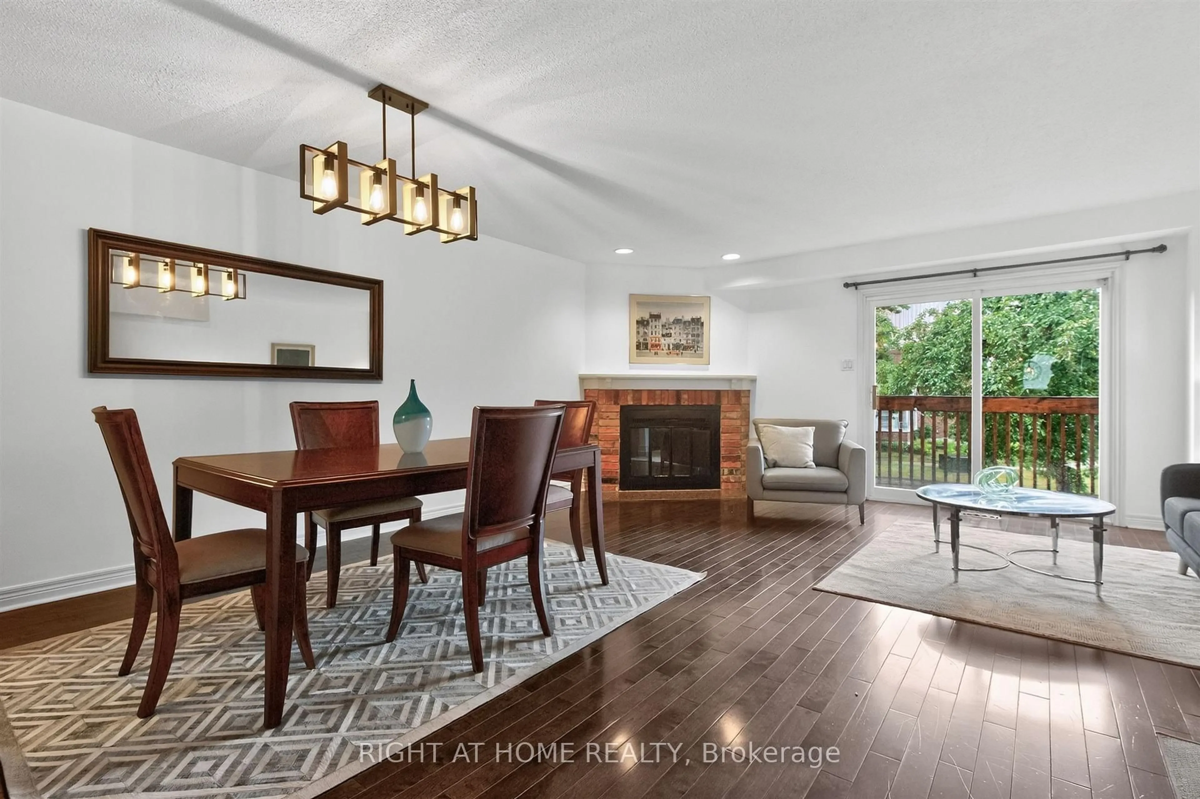 Dining room, wood/laminate floor for 186 Woodbridge Ave #45, Vaughan Ontario L4L 2S8