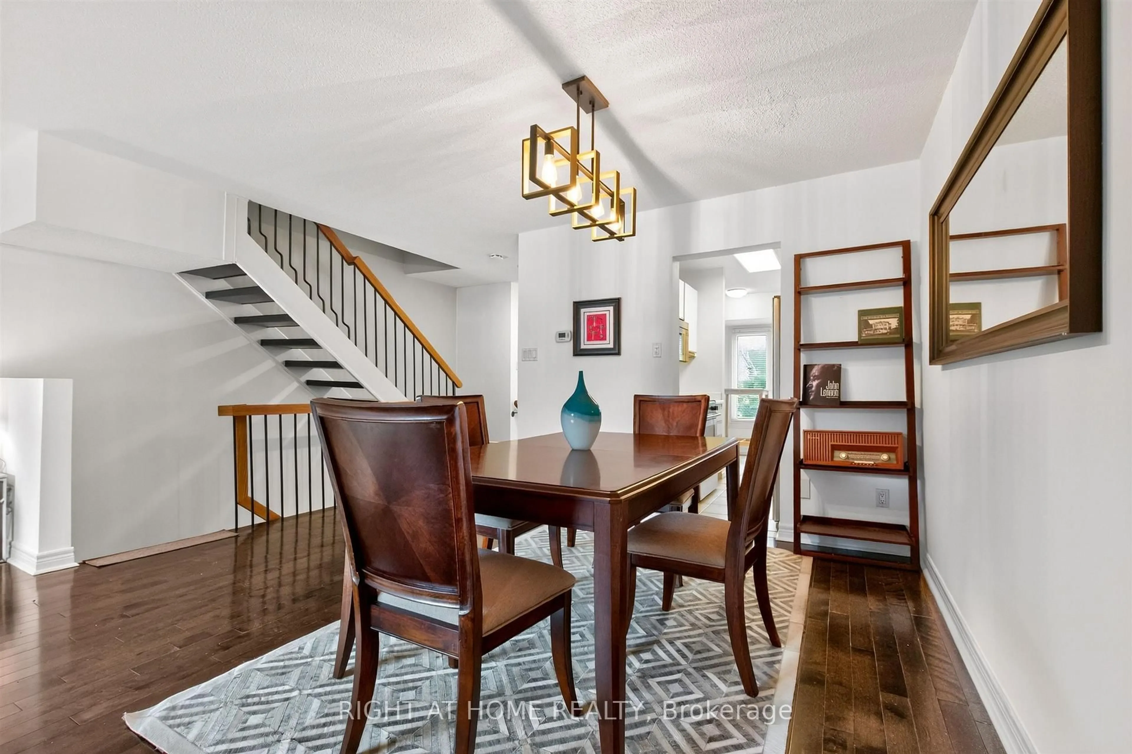 Dining room, wood/laminate floor for 186 Woodbridge Ave #45, Vaughan Ontario L4L 2S8