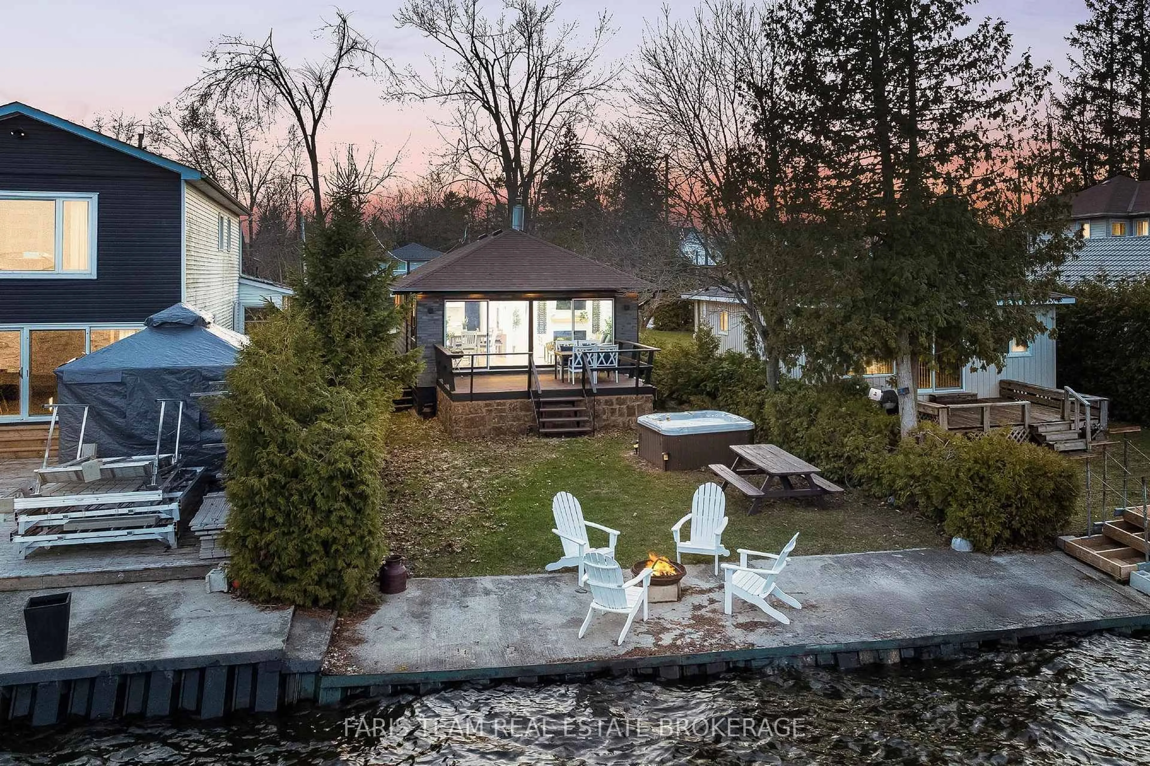 Patio, unknown for 2305 Crystal Beach Rd, Innisfil Ontario L9S 3W8