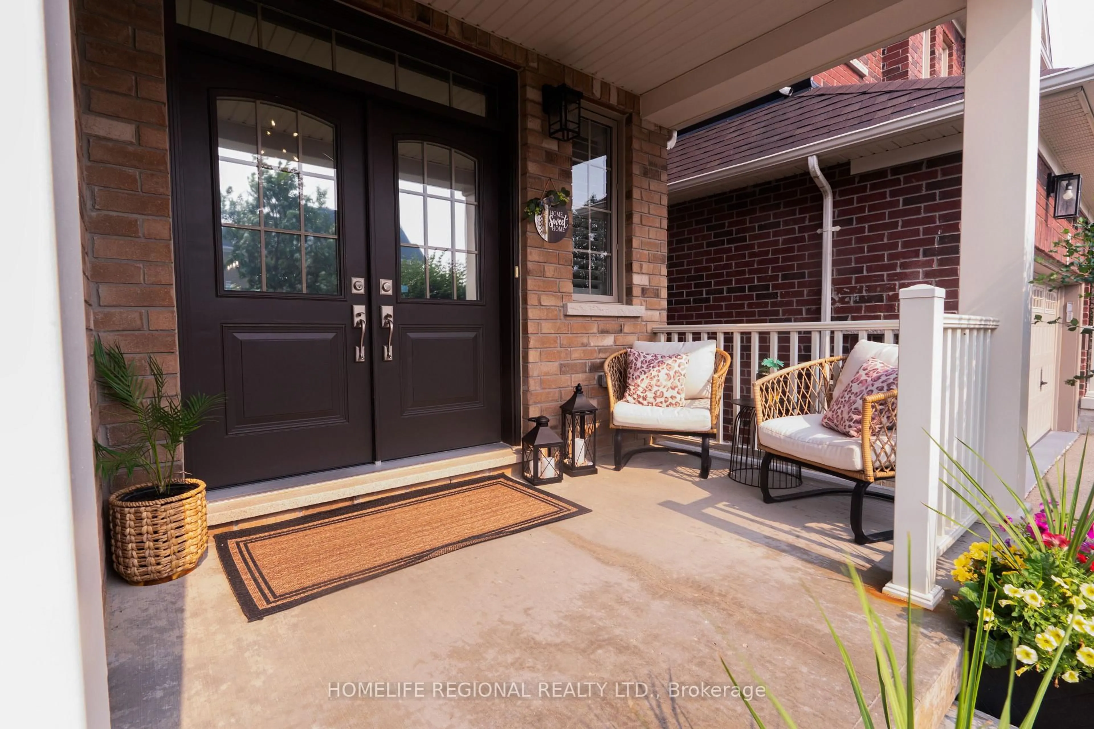Indoor entryway for 37 Turner Dr, New Tecumseth Ontario L0G 1W0