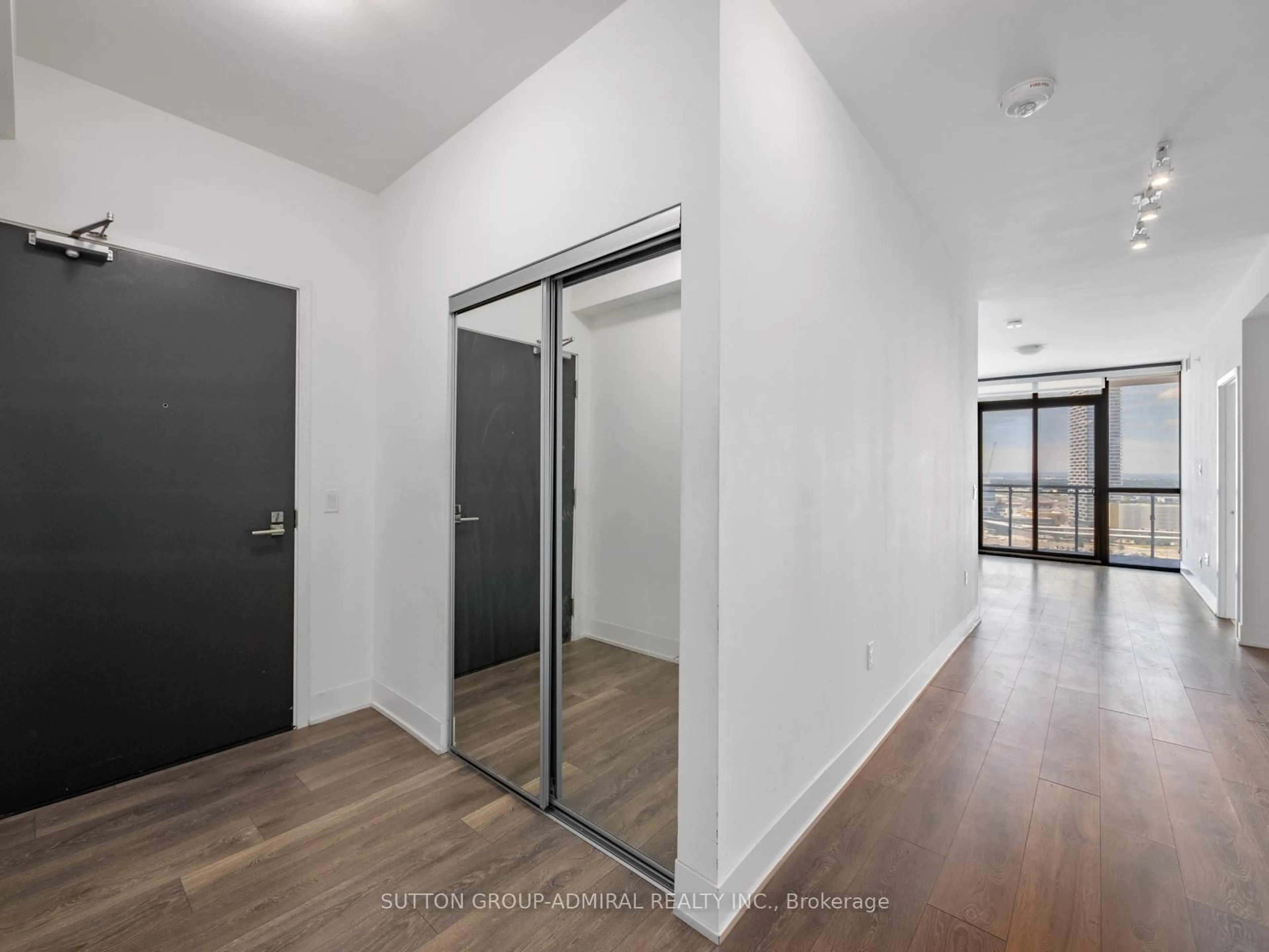 Indoor entryway for 2916 Highway 7 Rd #1505, Vaughan Ontario L4K 0K6