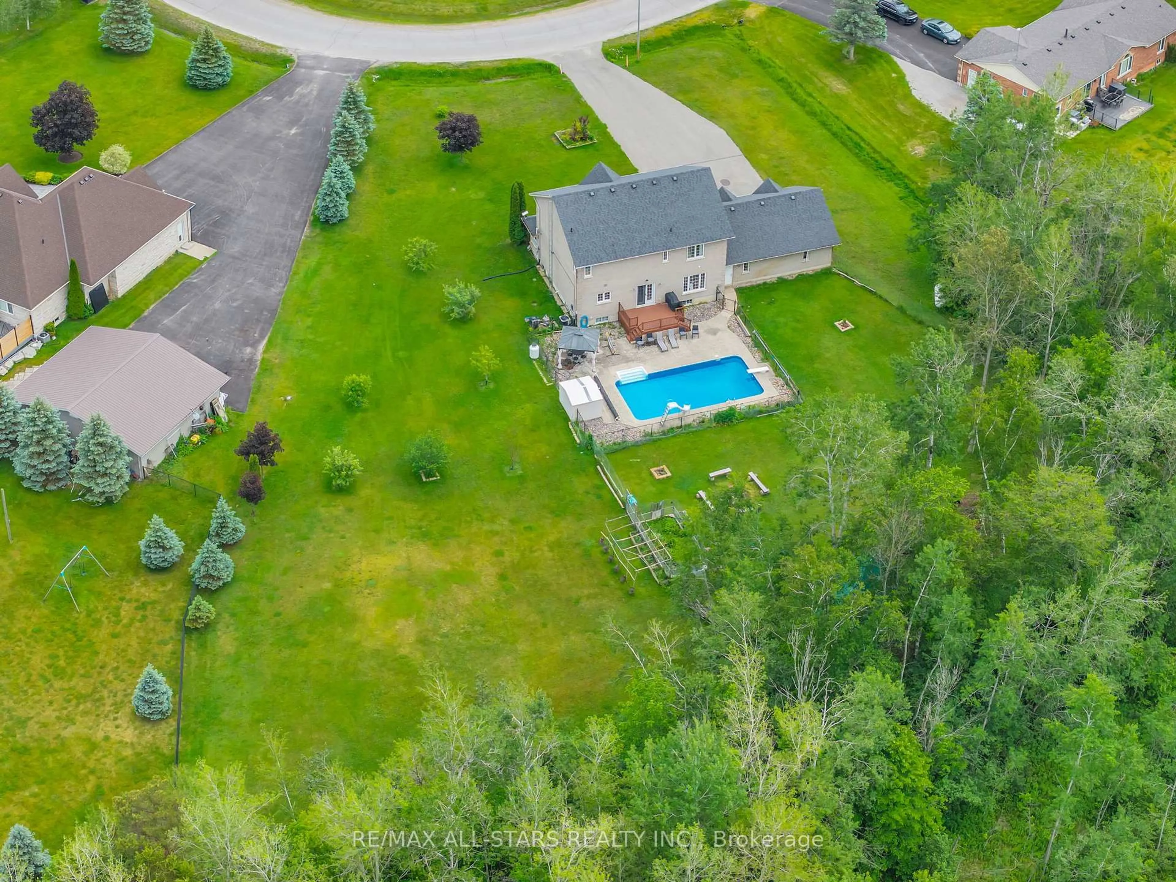 A pic from outside/outdoor area/front of a property/back of a property/a pic from drone, water/lake/river/ocean view for 6 Audubon Way, Georgina Ontario L0E 1A0