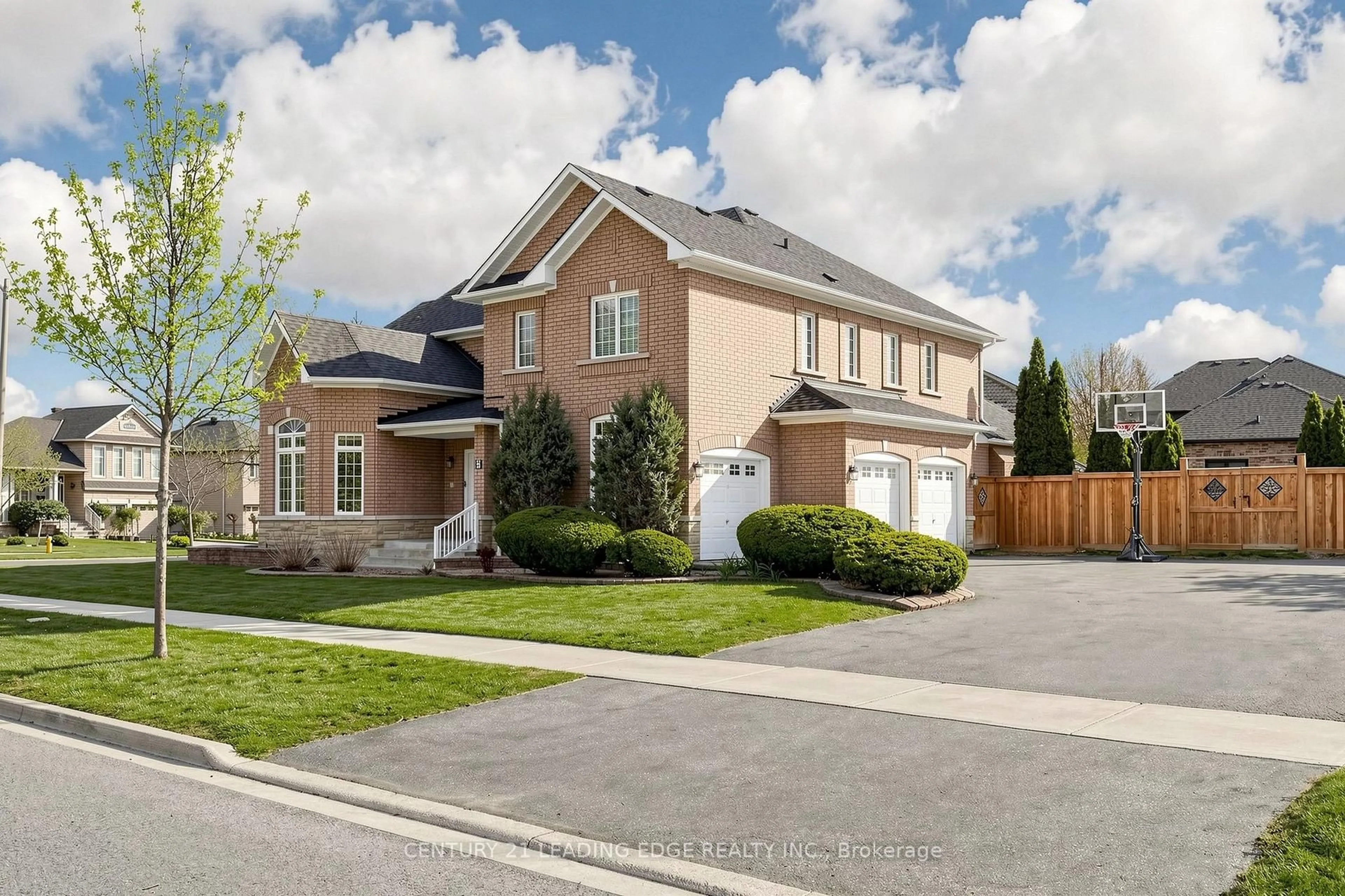 Home with brick exterior material, street for 5 Lemsford Dr, Markham Ontario L3S 3V1