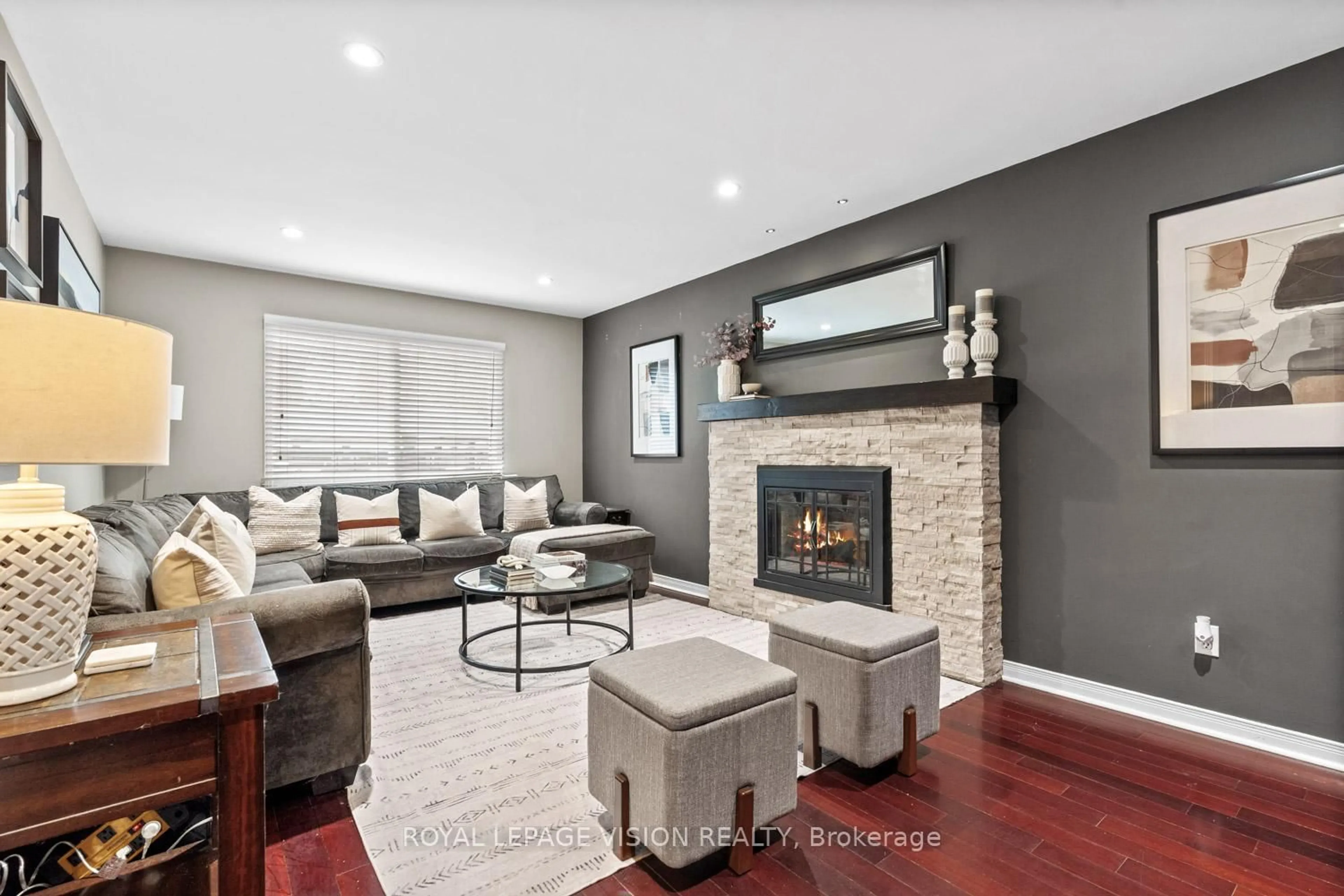 Living room with furniture, unknown for 83 Bergin Rd, Newmarket Ontario L3X 1S2
