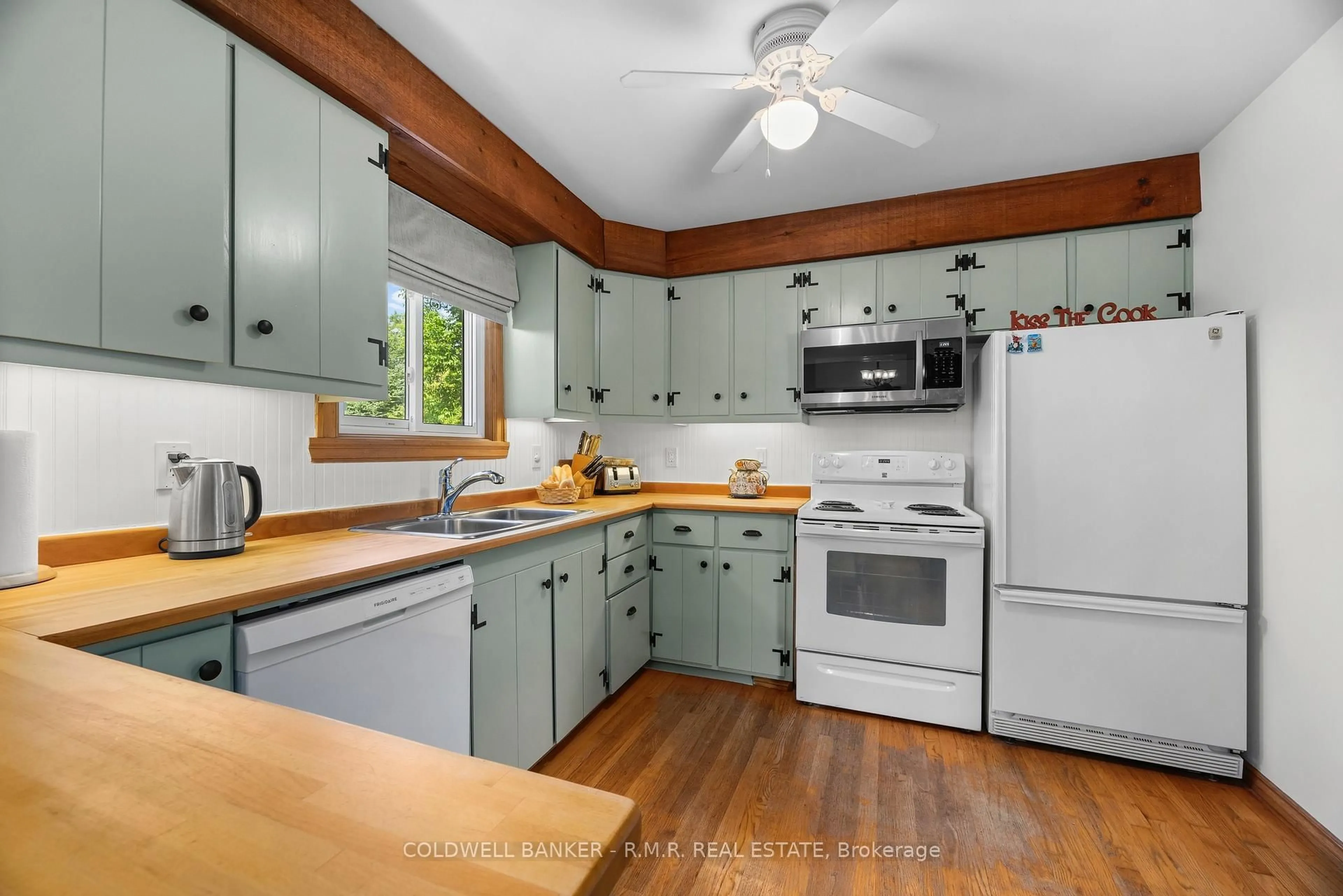 Standard kitchen, unknown for 12940 Regional Rd 39 Rd, Uxbridge Ontario L0E 1T0