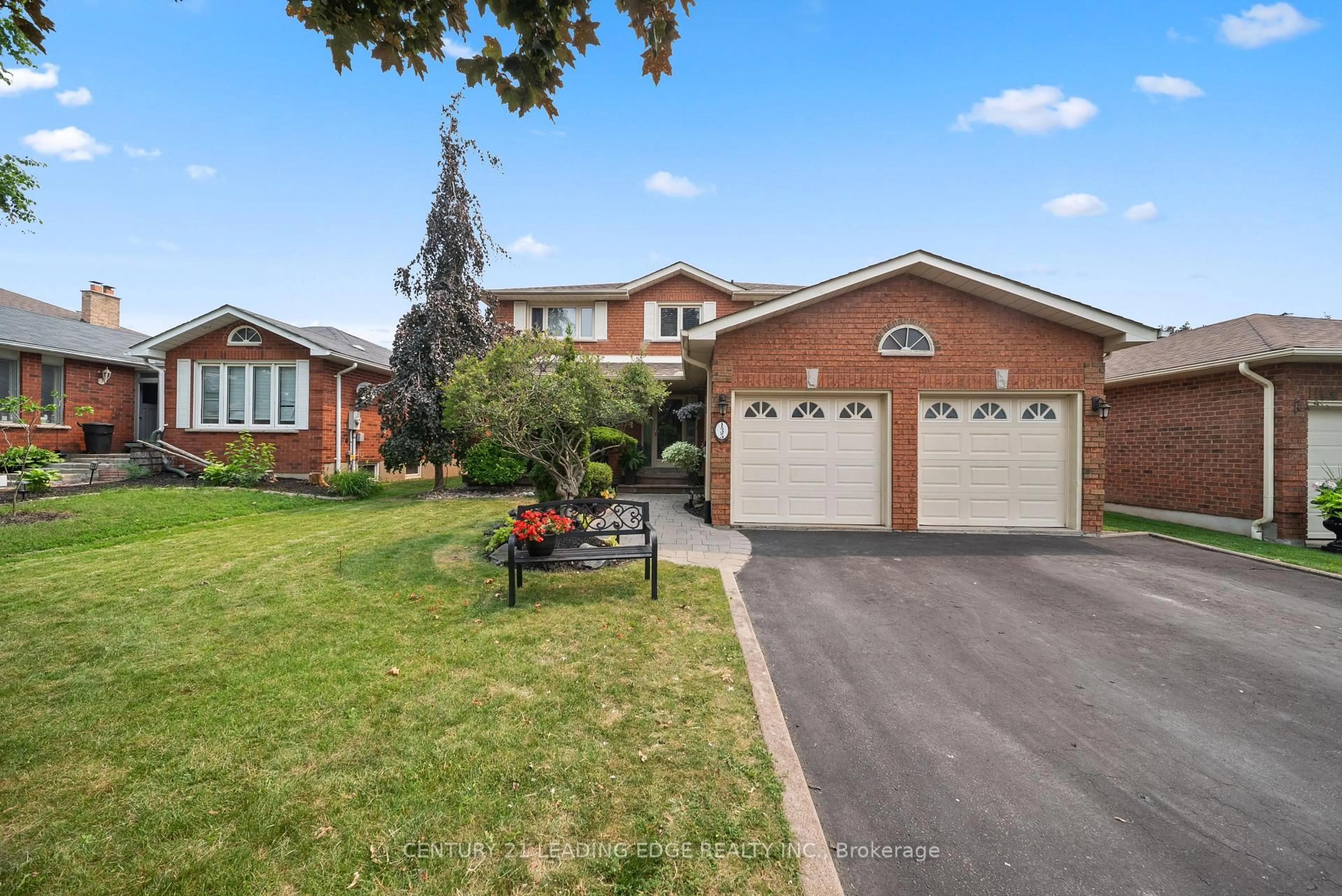 Home with brick exterior material, street for 135 Aspen Cres, Whitchurch-Stouffville Ontario L4A 5C8