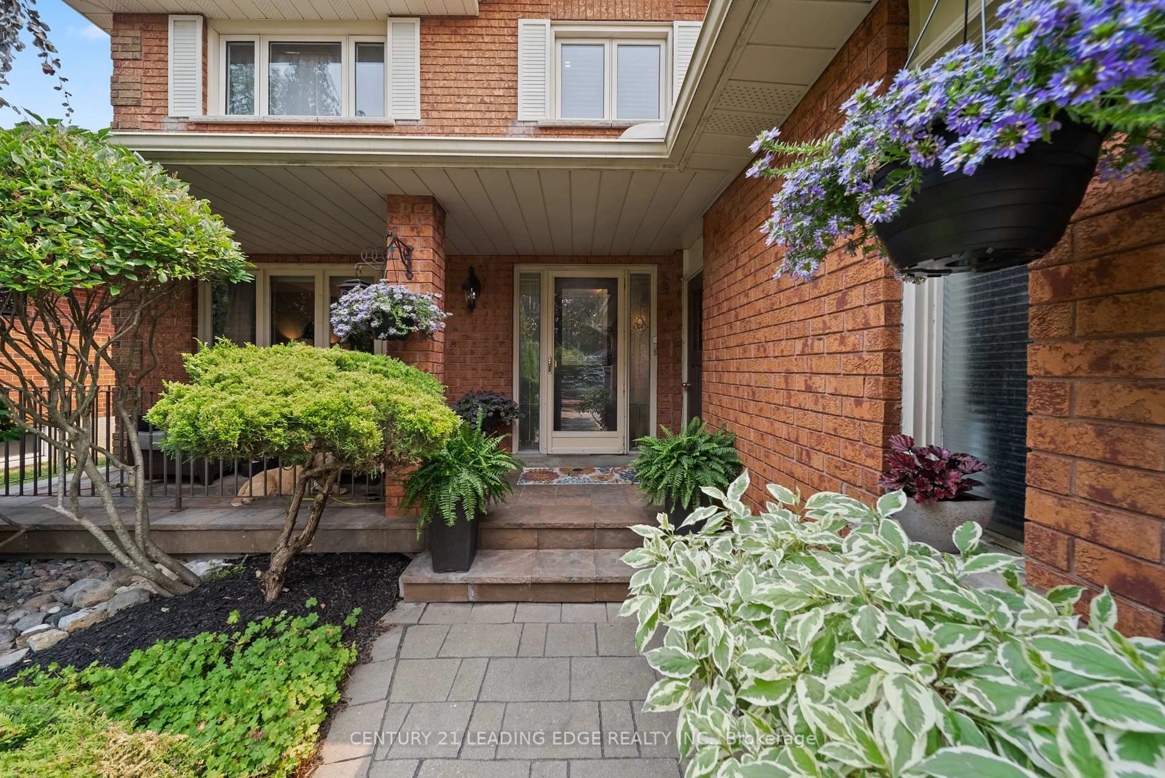 Unknown for 135 Aspen Cres, Whitchurch-Stouffville Ontario L4A 5C8